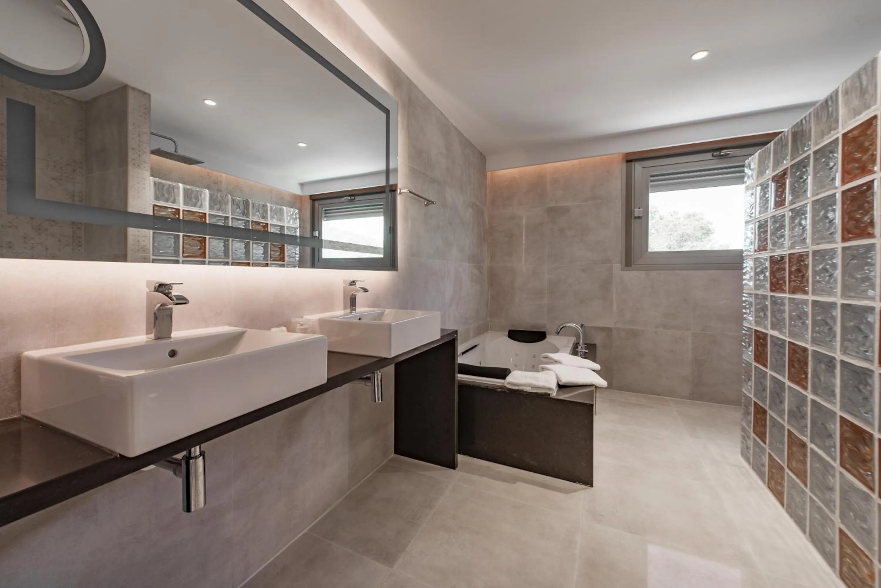 Bathroom in Hotel Abrat