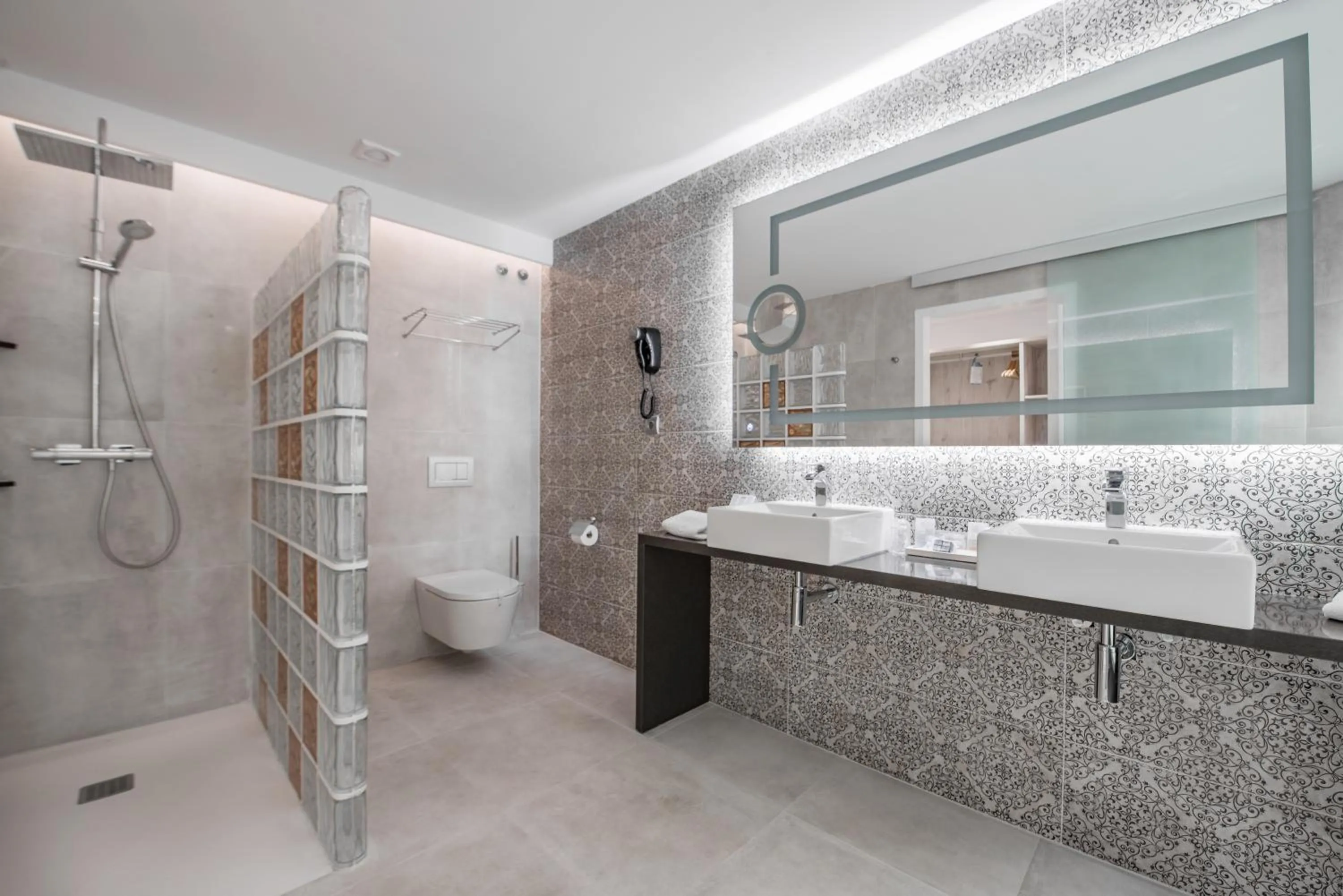 Bathroom in Hotel Abrat