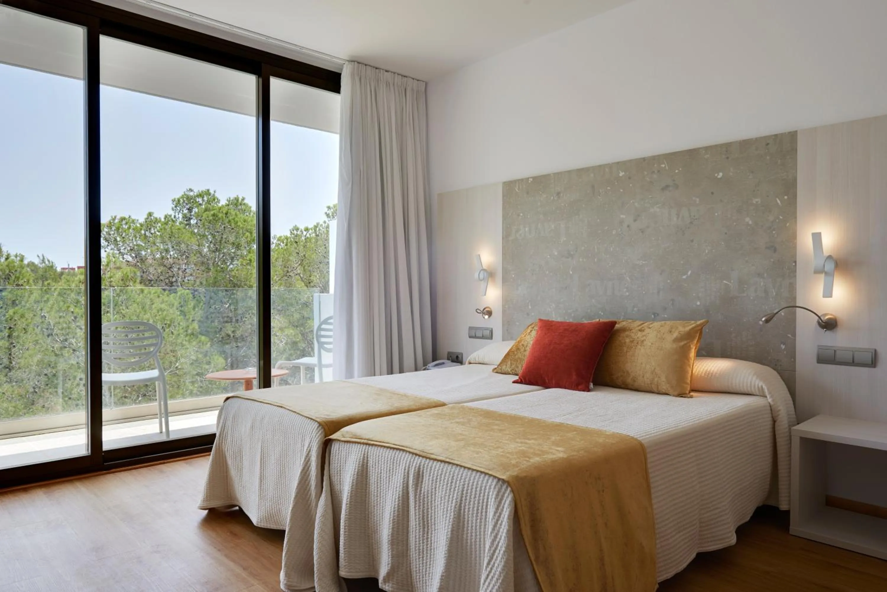 Day, Bed in Hotel Abrat