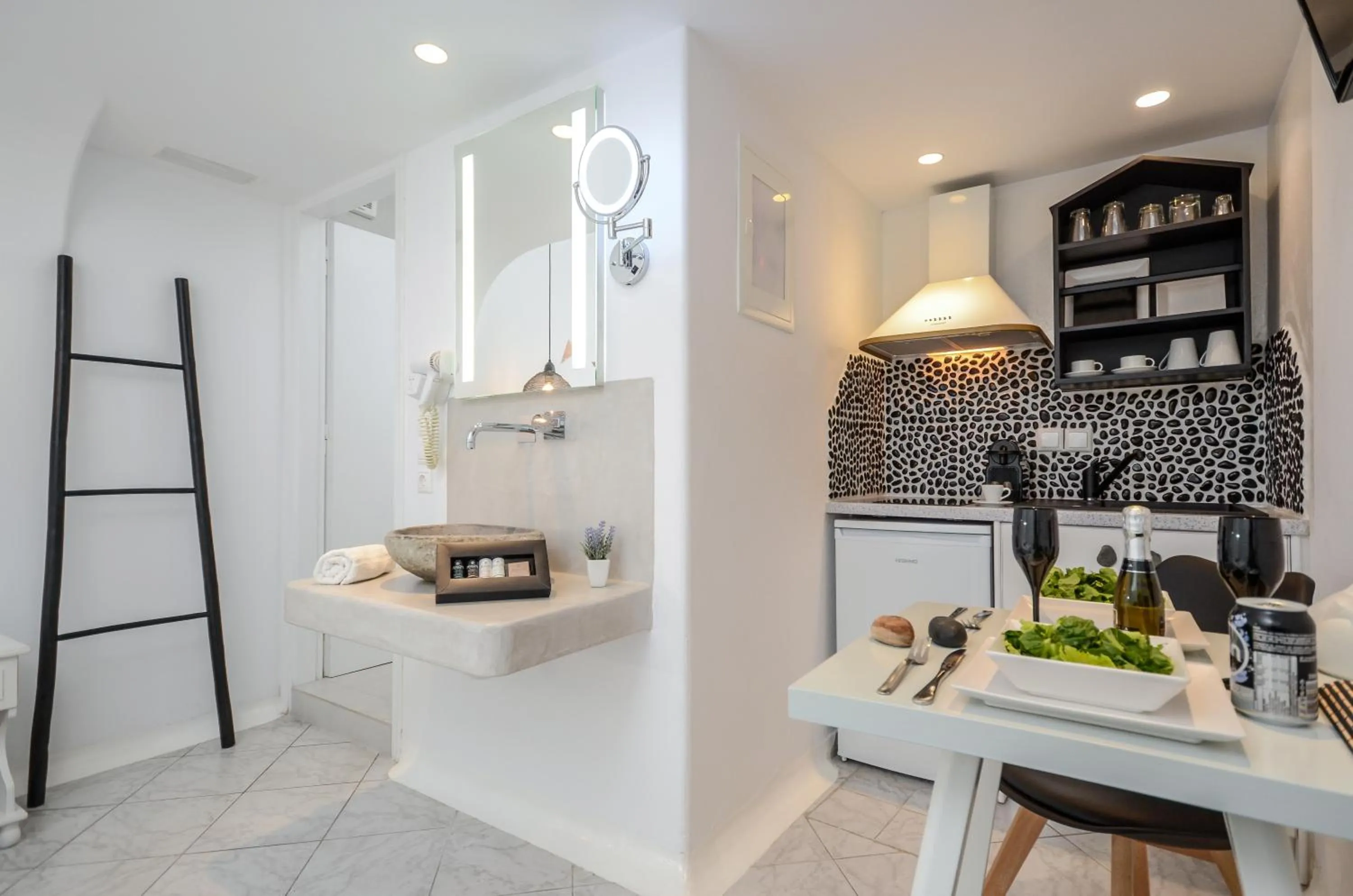 Naxos Evilion Luxury Apartments & Suites