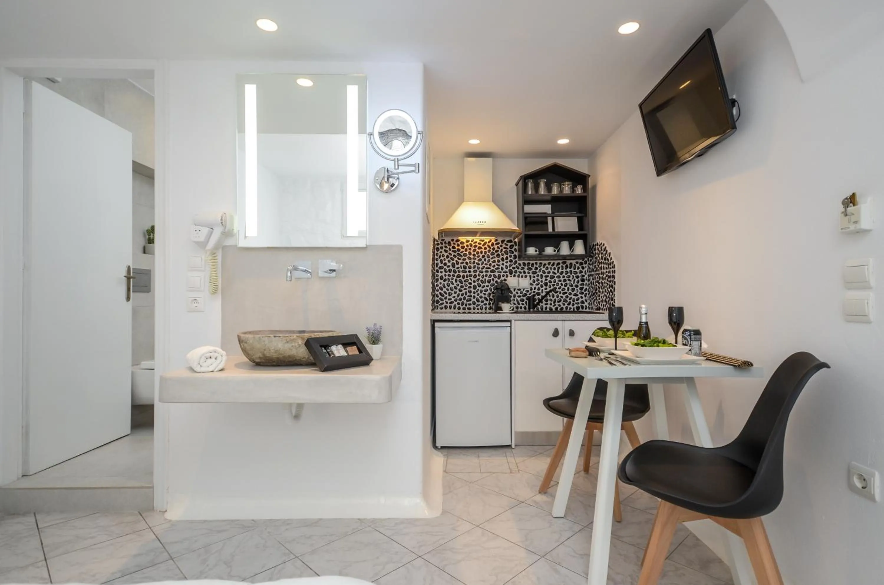 Naxos Evilion Luxury Apartments & Suites