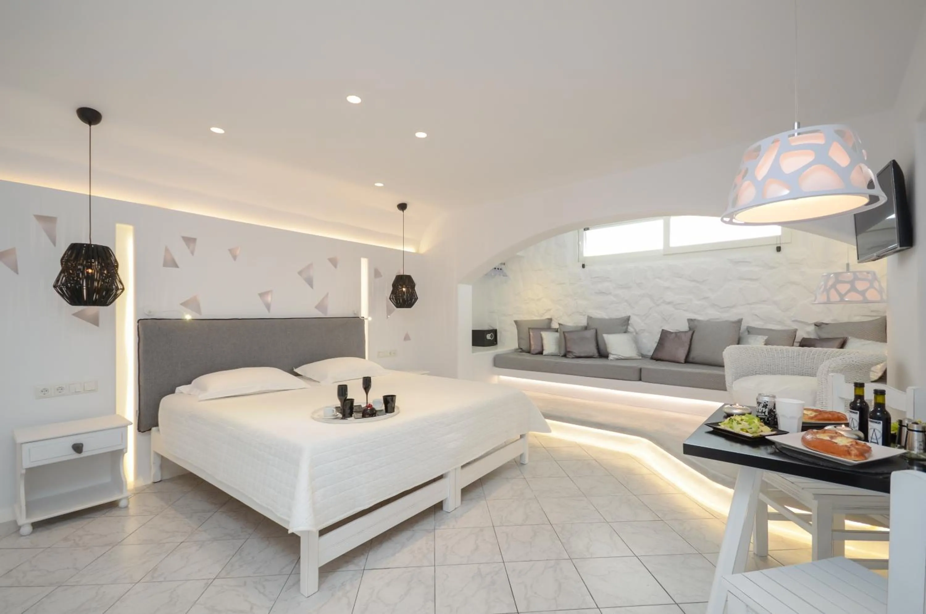 Photo of the whole room, Bed in Naxos Evilion Luxury Apartments & Suites