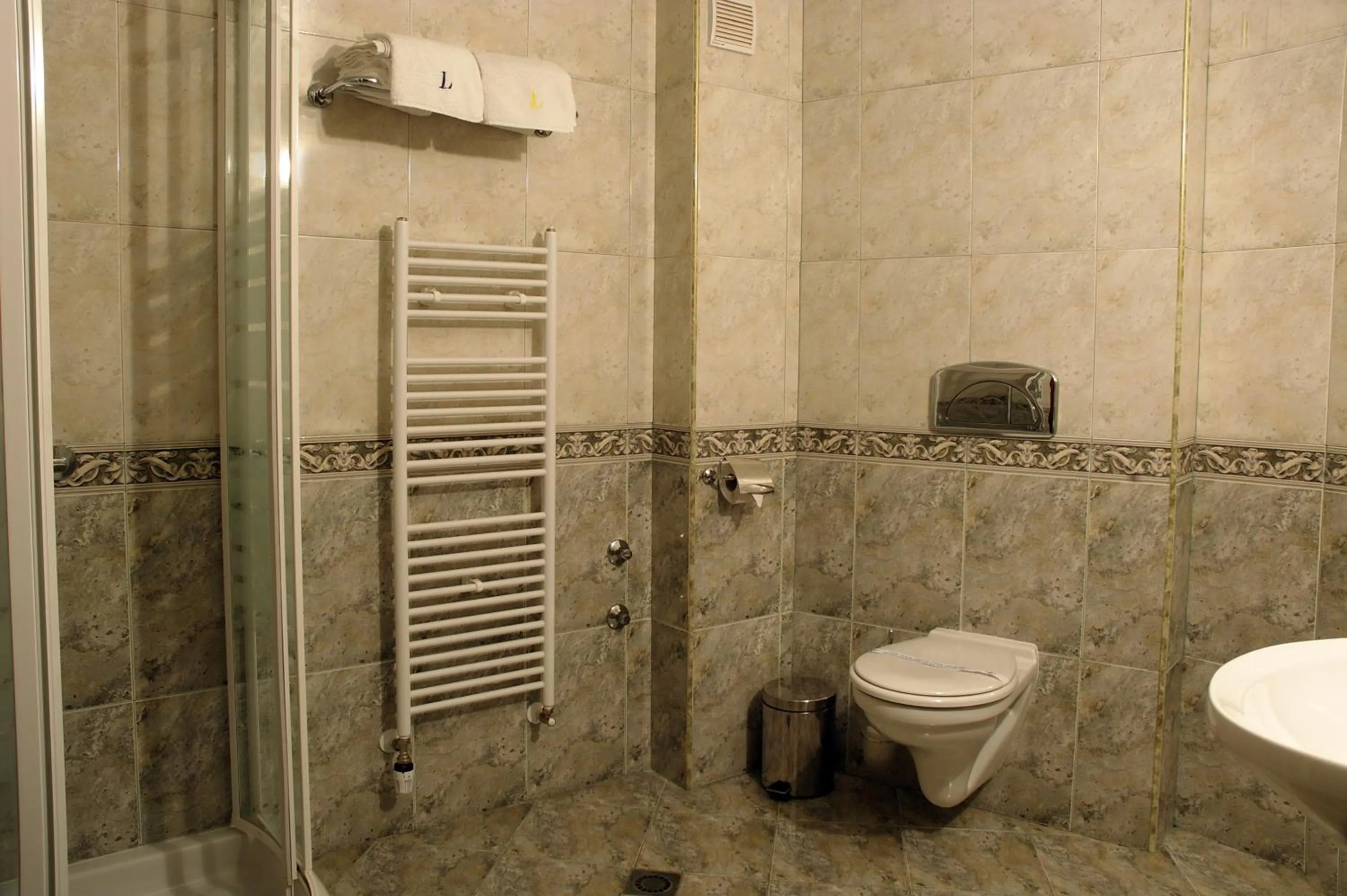 Bathroom in Luxor Hotel