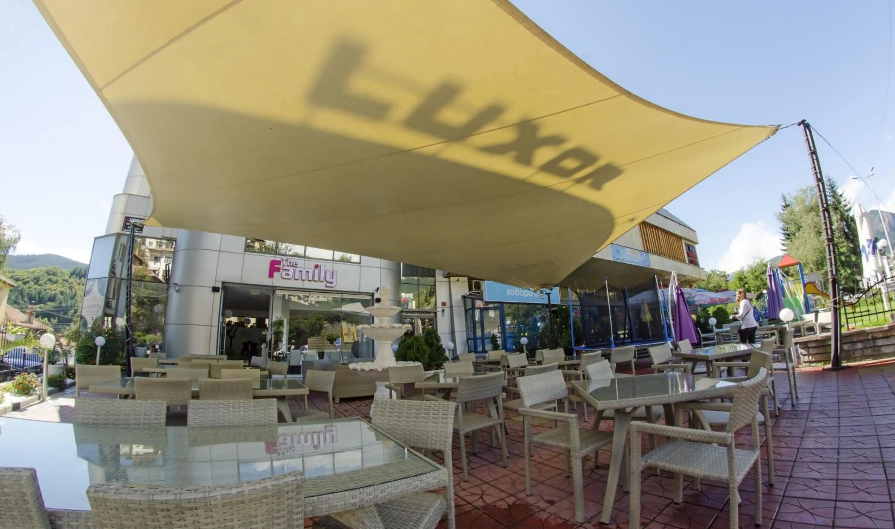 Restaurant/places to eat in Luxor Hotel