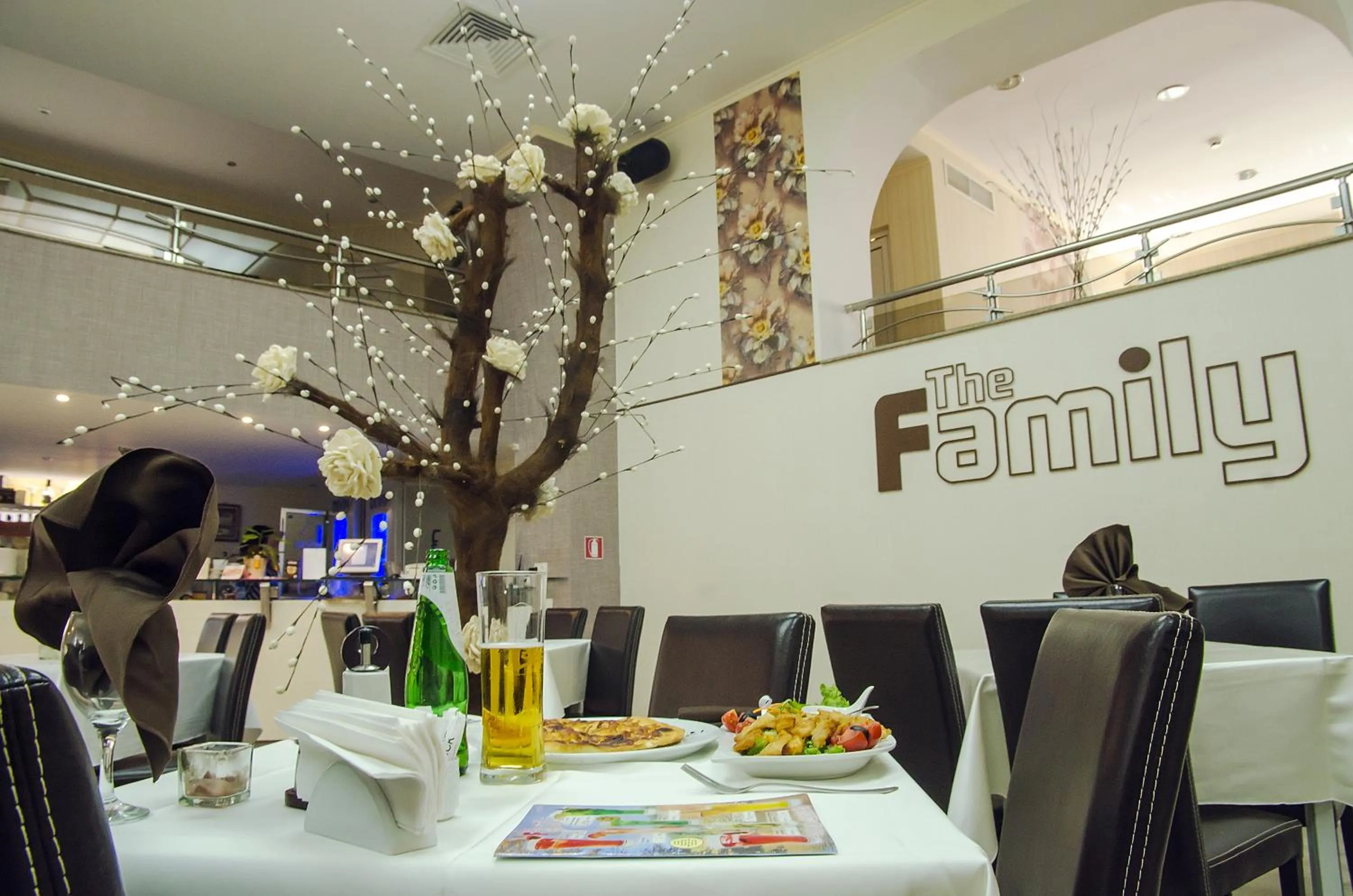 Restaurant/places to eat in Luxor Hotel