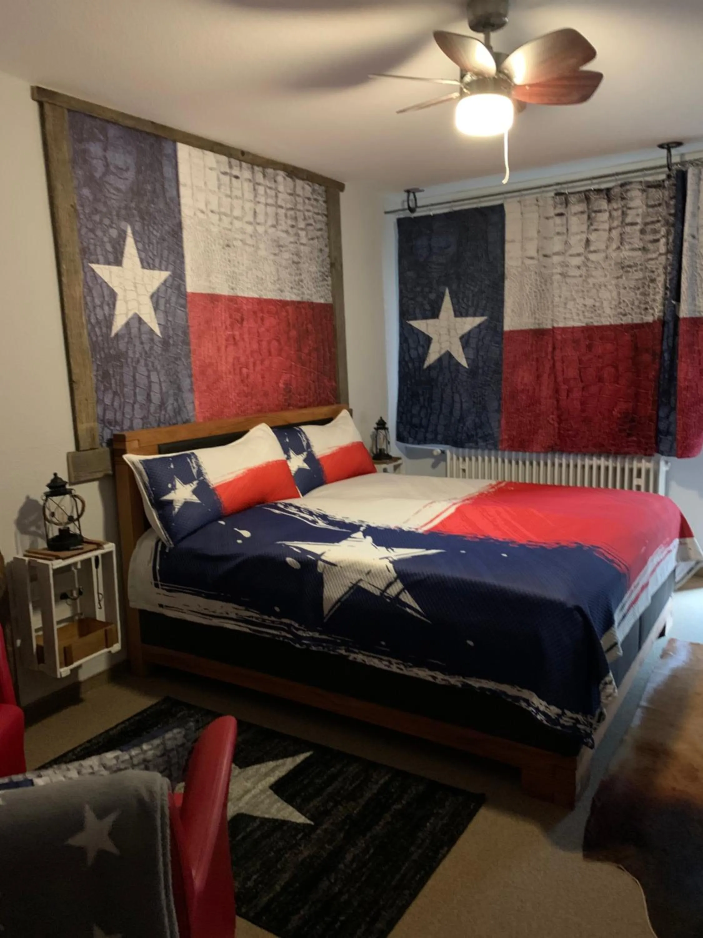 Bedroom, Bed in Longhorn Ranch Countryhotel - Garni