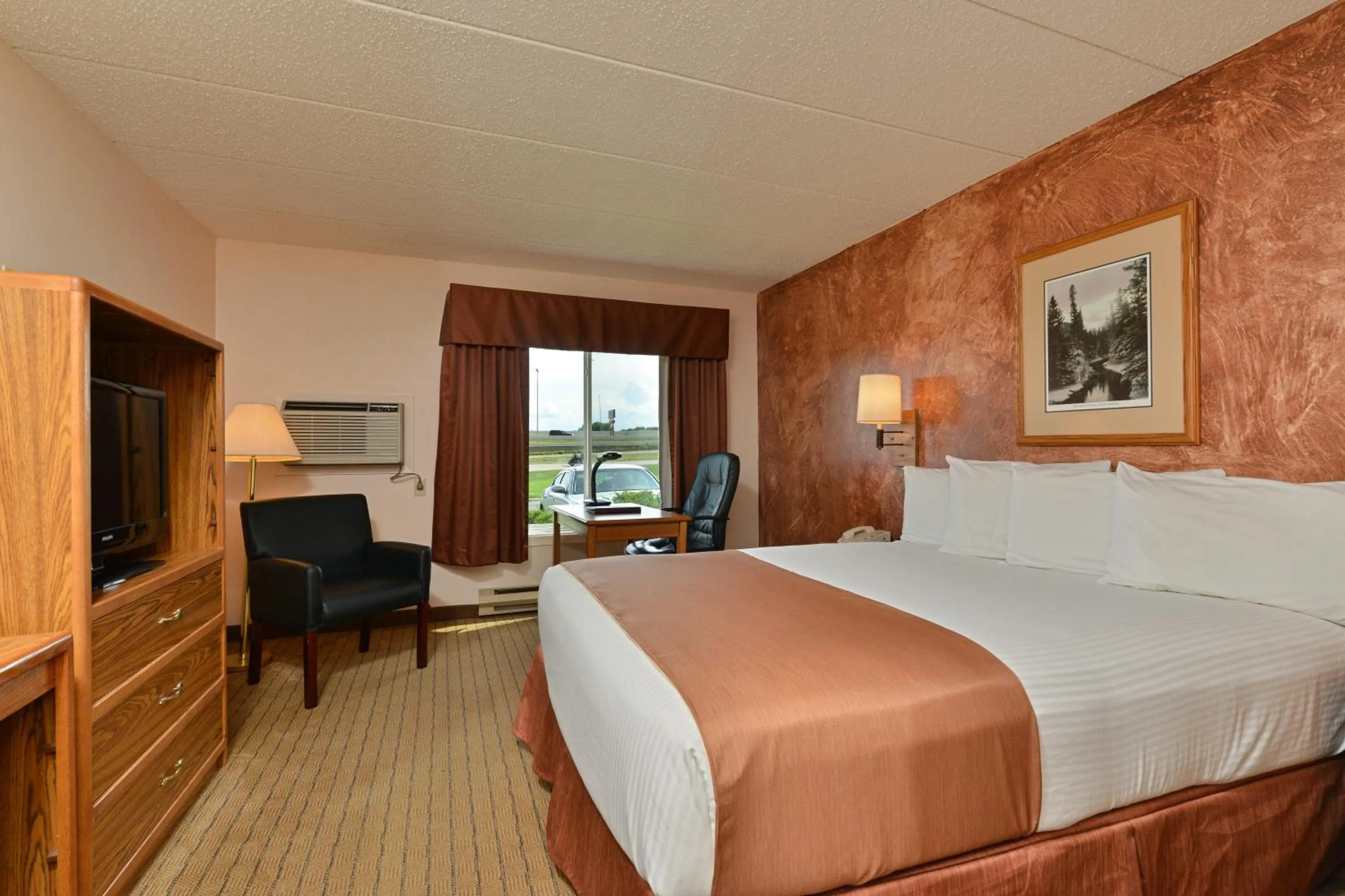 Bedroom, Bed in Super 8 by Wyndham Rapid City