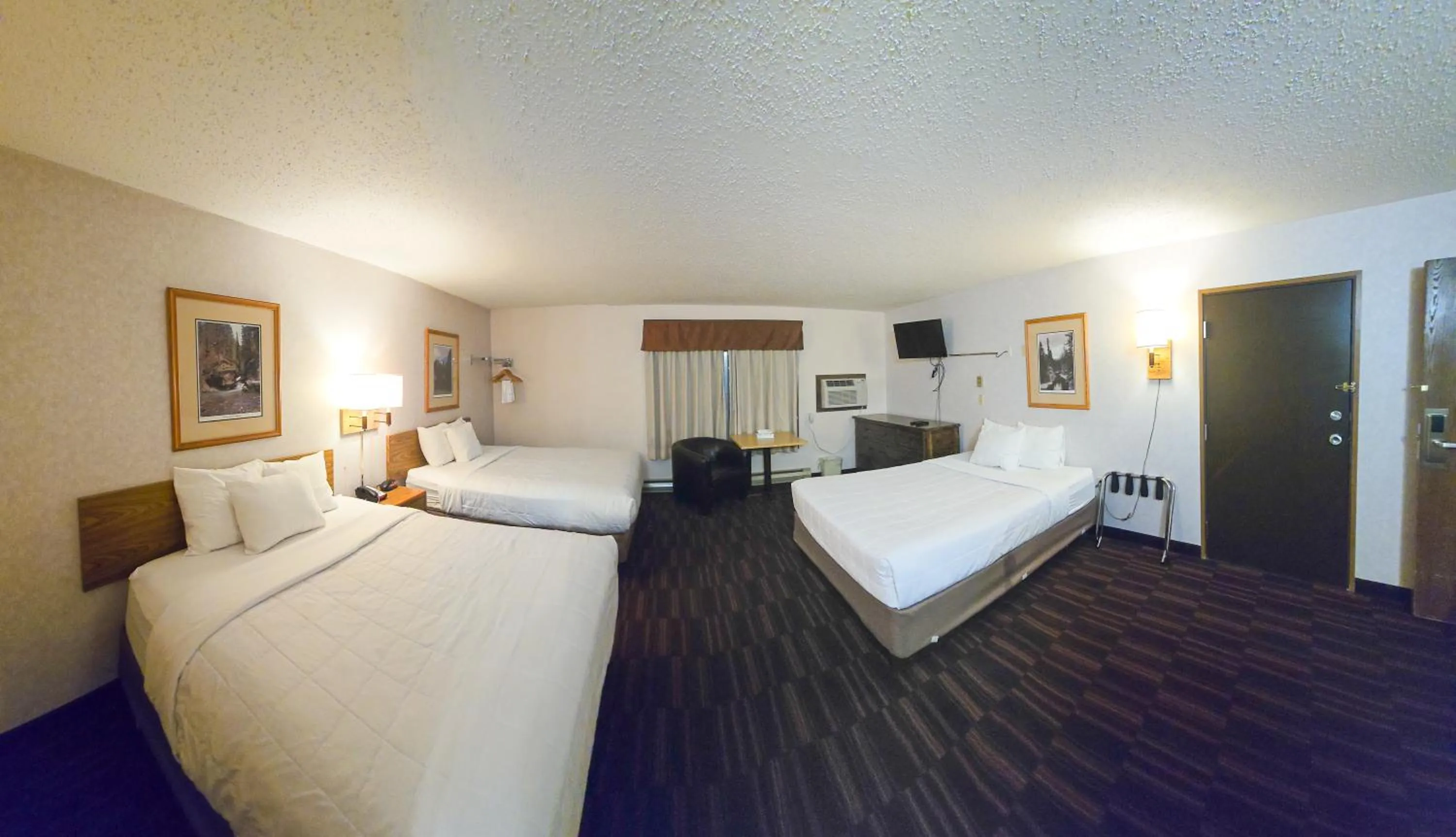 Family, Bed in Super 8 by Wyndham Rapid City