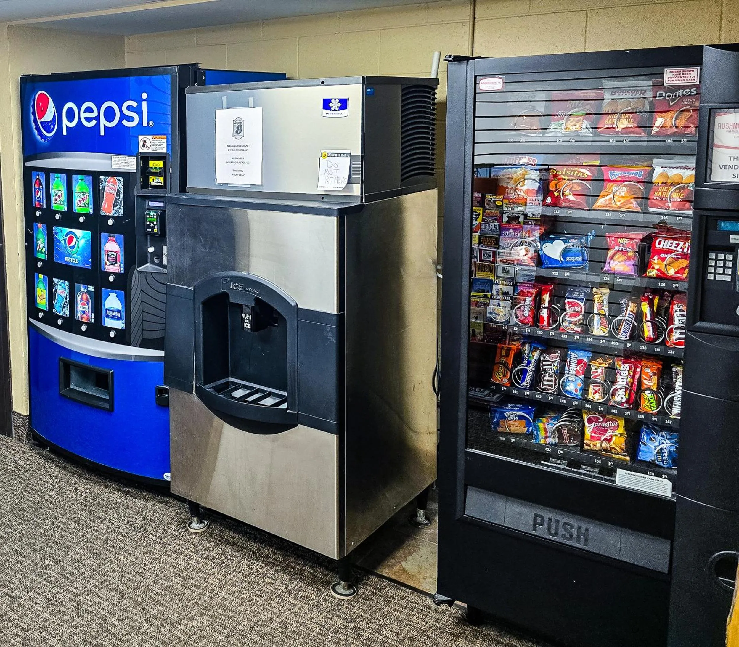 Lobby or reception in Super 8 by Wyndham Rapid City