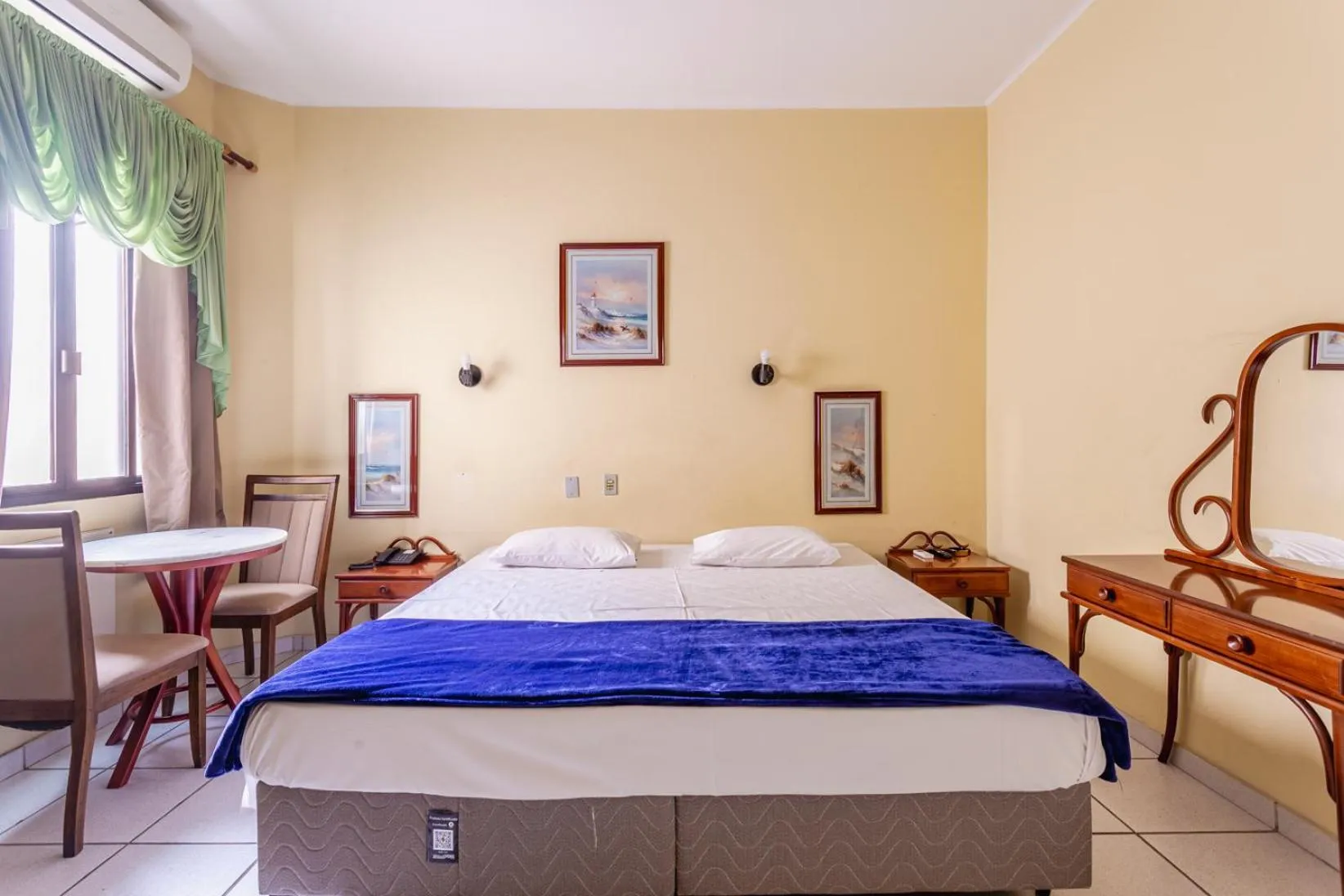 Bedroom, Bed in Daher Center Hotel