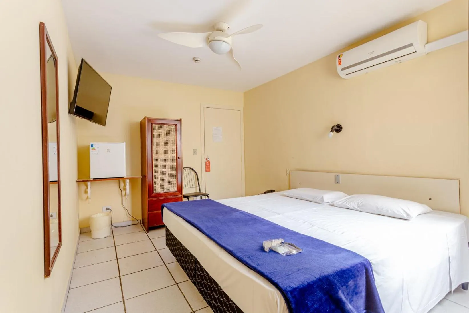 Bedroom, Bed in Daher Center Hotel