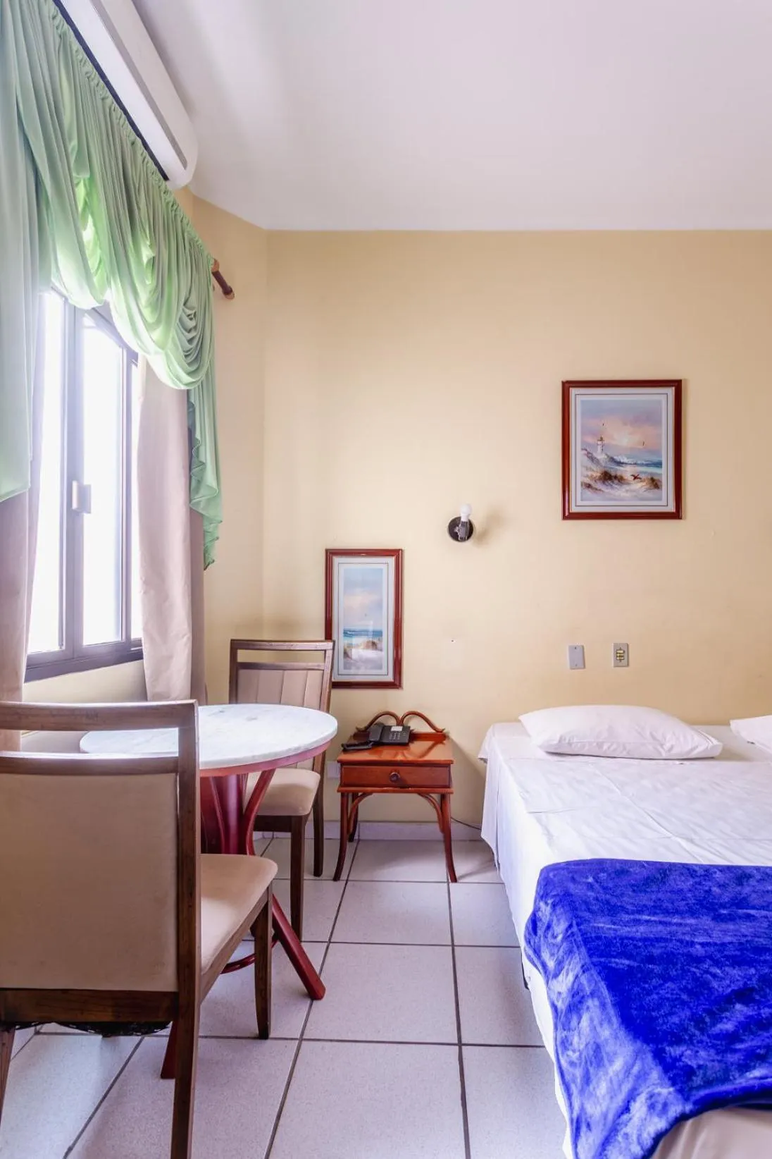 Bedroom, Bed in Daher Center Hotel