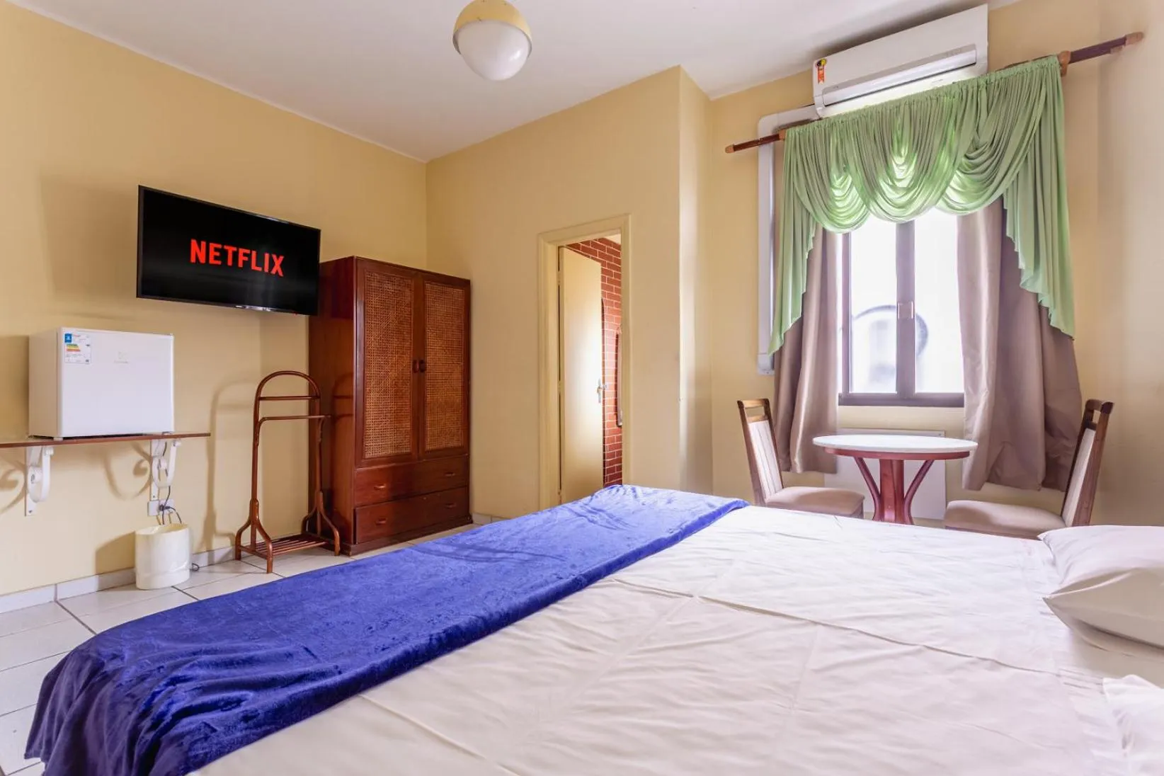 TV and multimedia, Bed in Daher Center Hotel