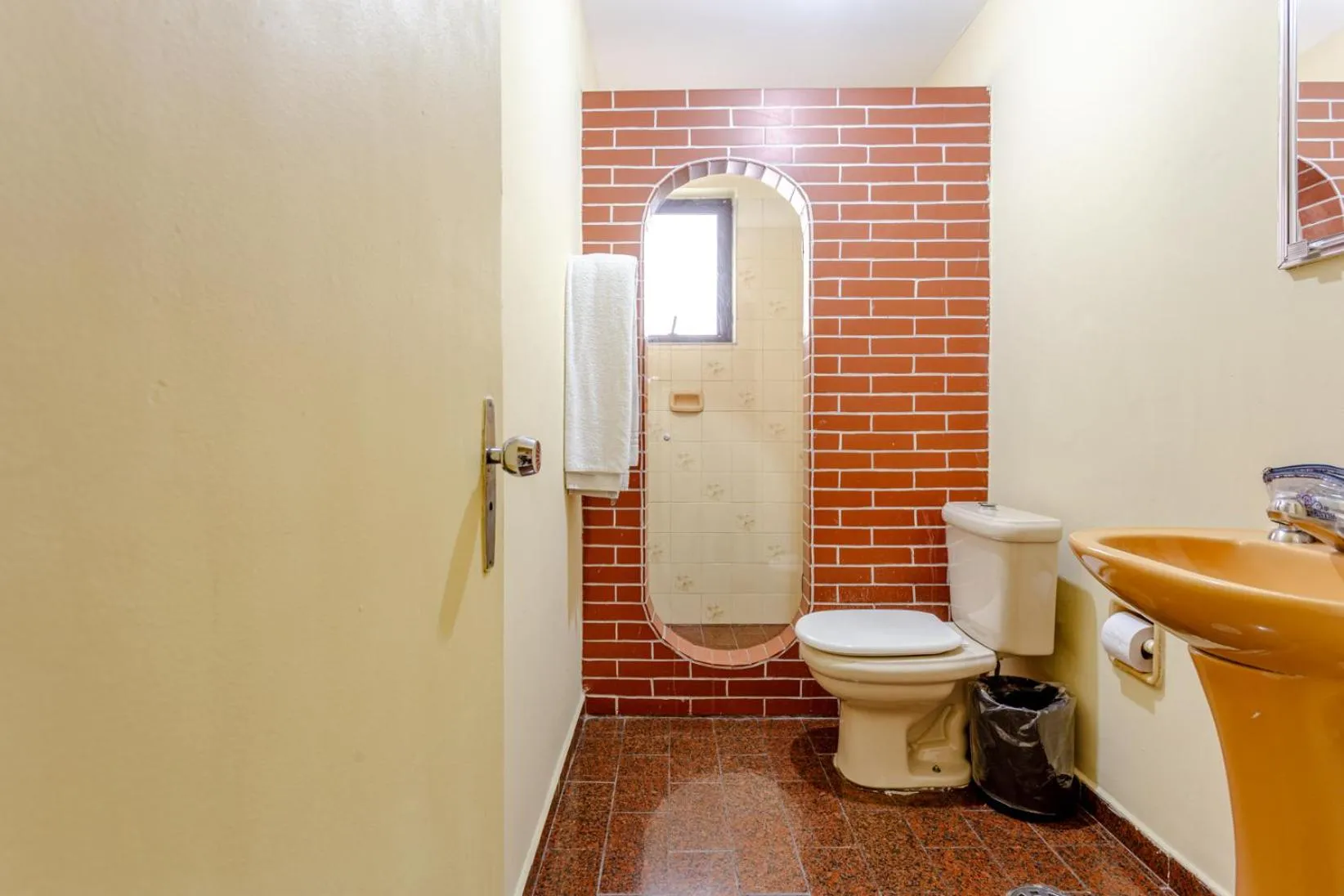 Bathroom in Daher Center Hotel