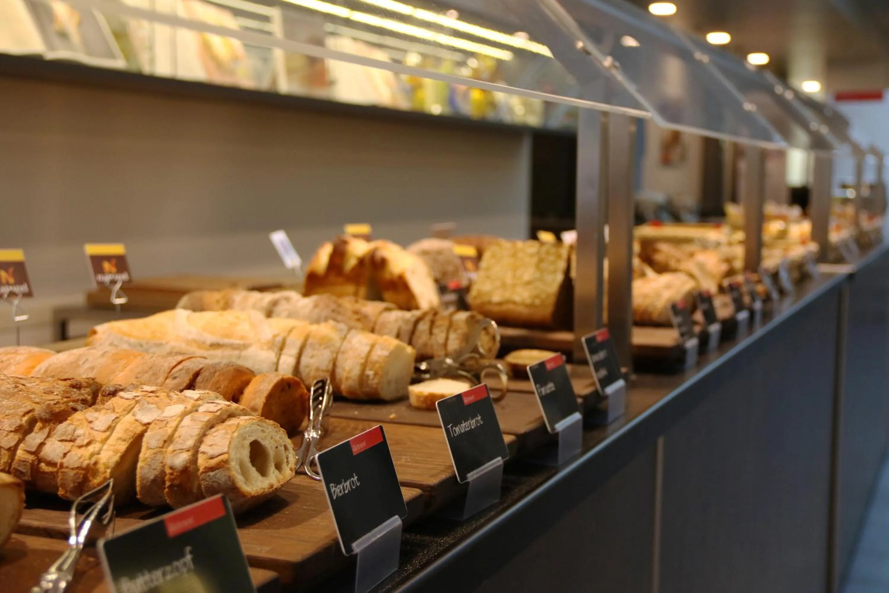 Buffet breakfast in Richemont Hotel