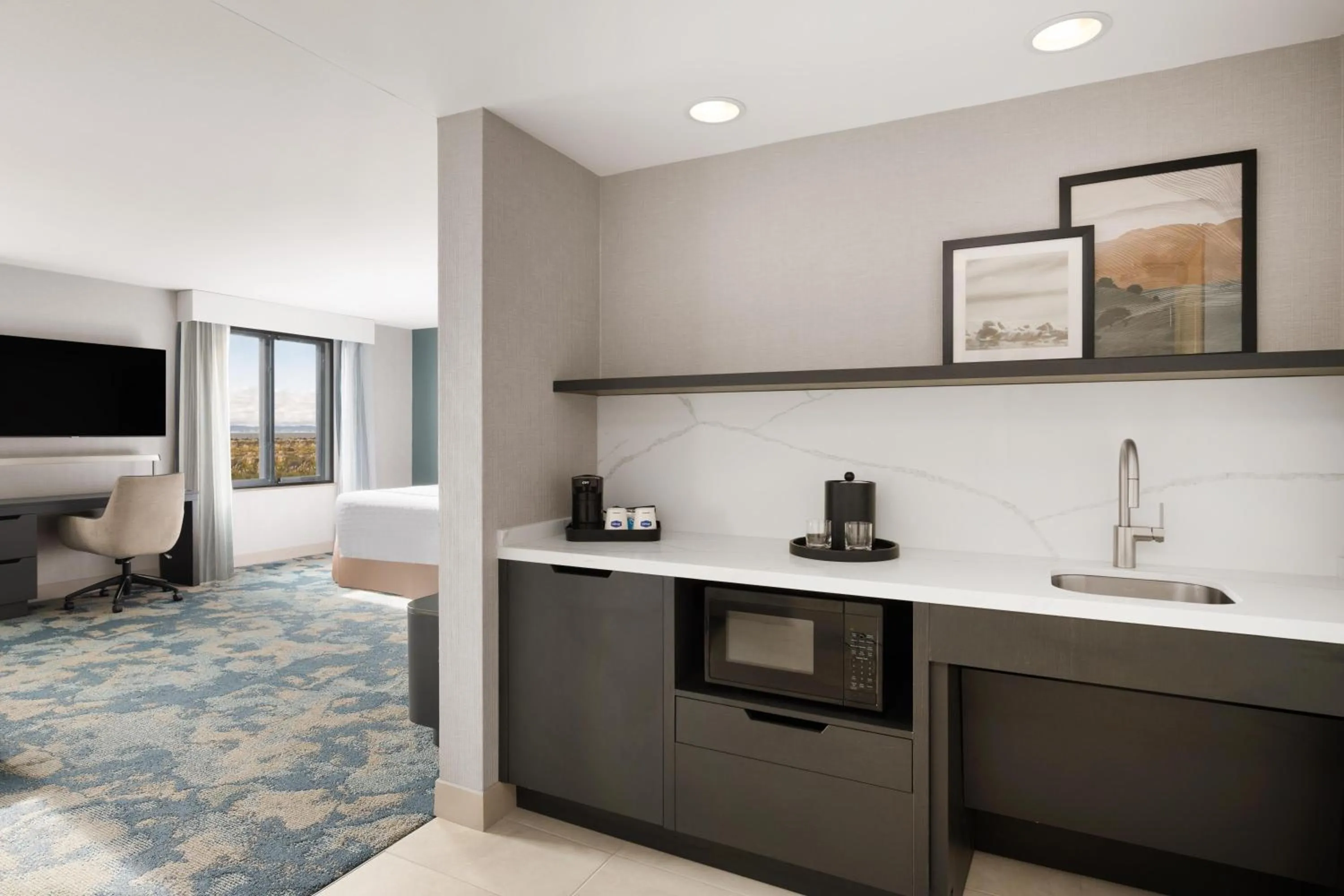 Other, Bed in Hampton Inn & Suites Oakland Airport-Alameda