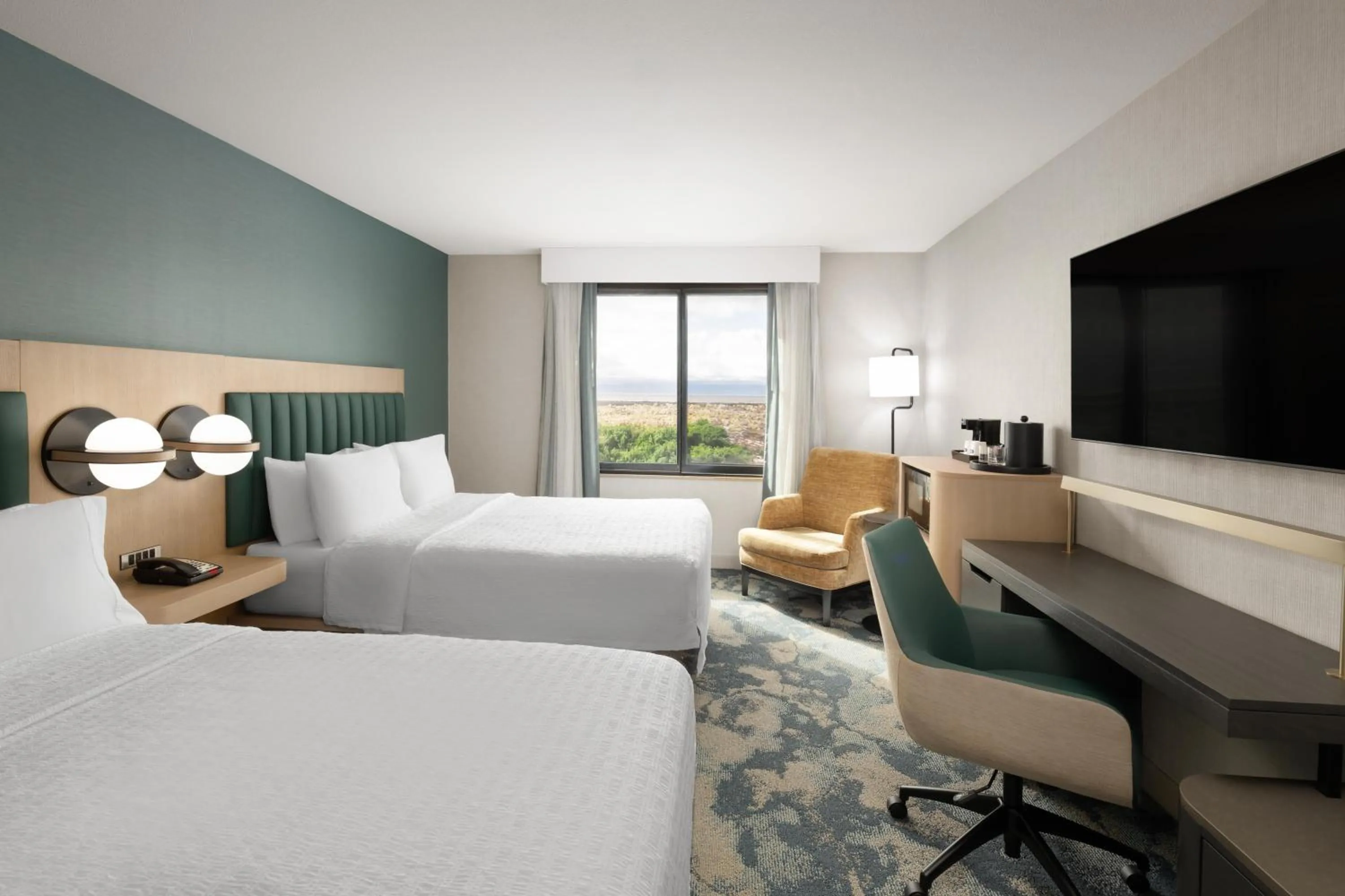 Bedroom, Bed in Hampton Inn & Suites Oakland Airport-Alameda