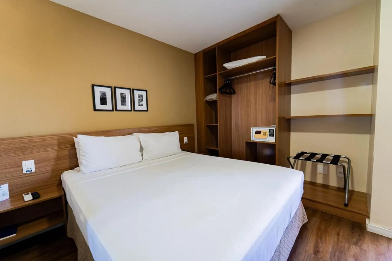 Bedroom, Bed in Nobile Suites Diamond