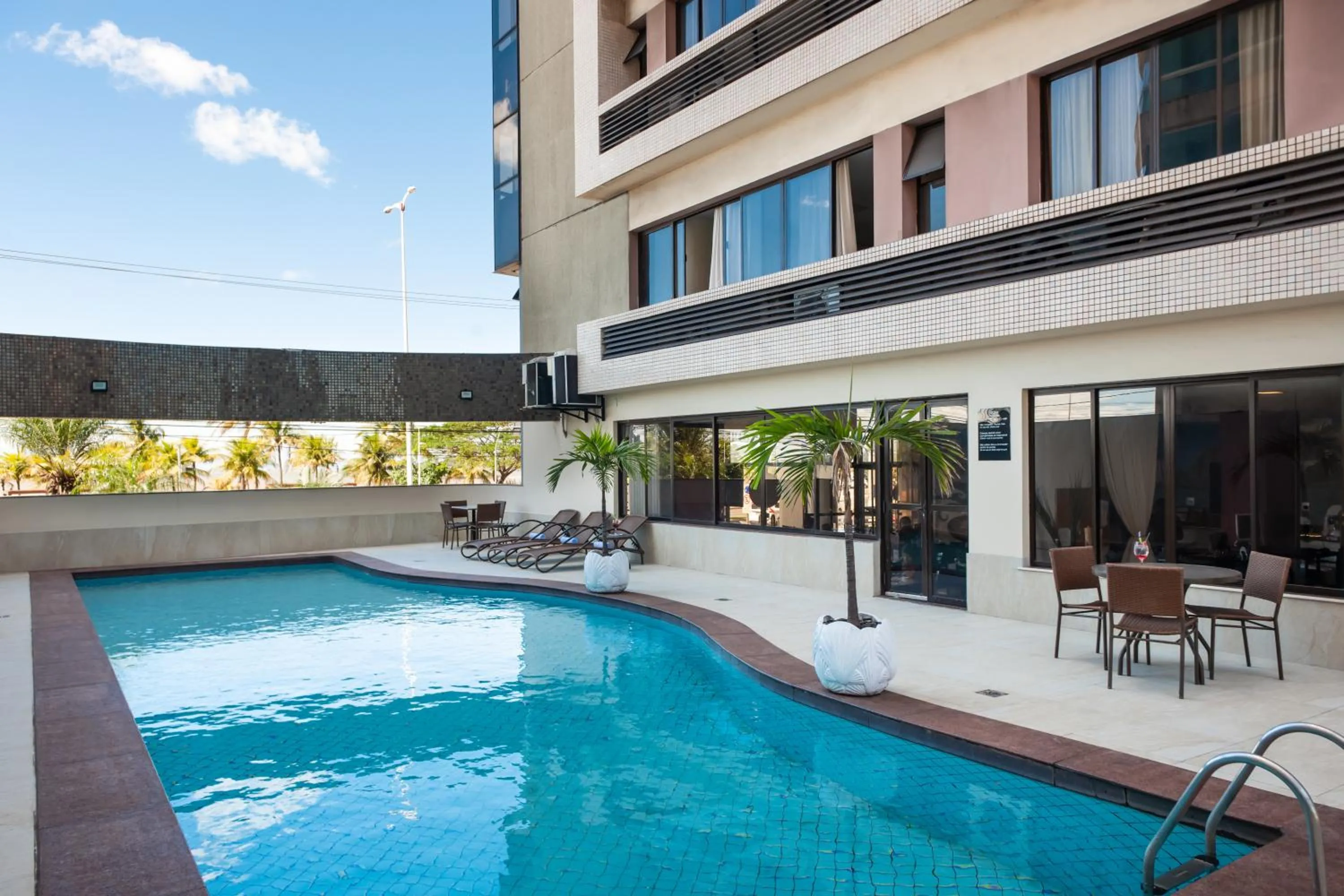 Swimming pool in Slaviero Vitória