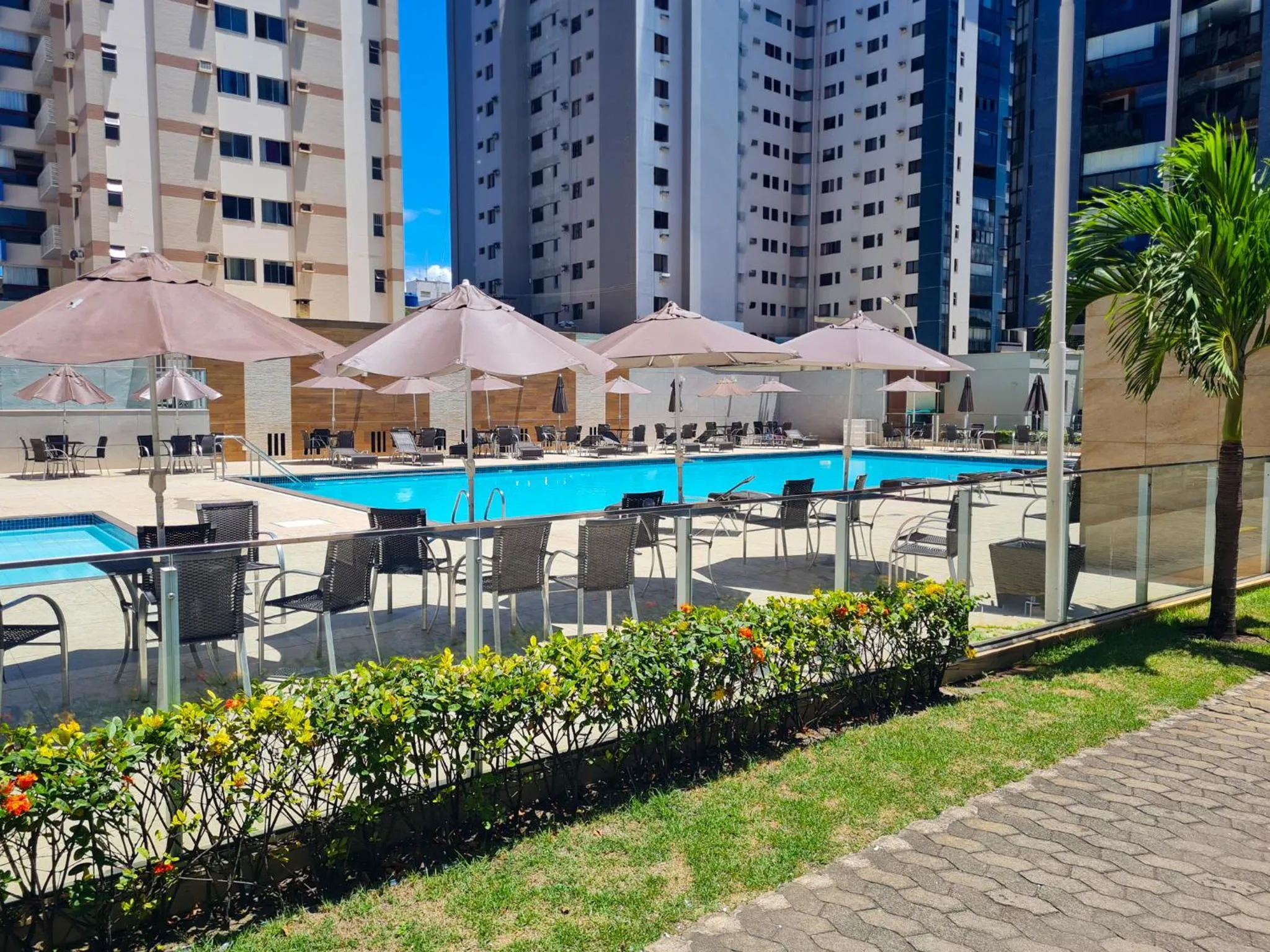 Swimming pool in Slaviero Vitória