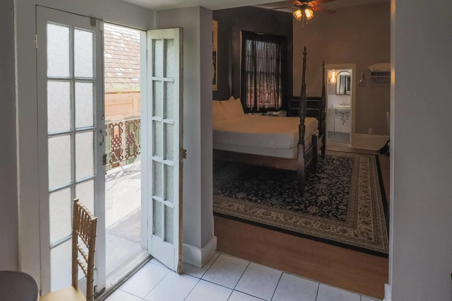 Balcony/Terrace, Bed in Rathbone Mansions New Orleans