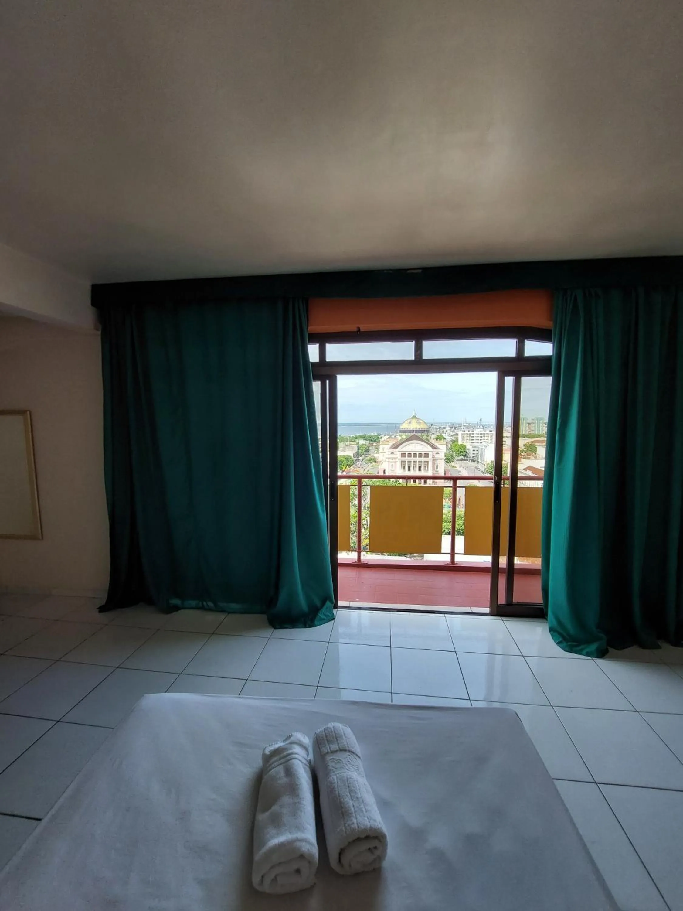 Bed in Taj Mahal Hotel
