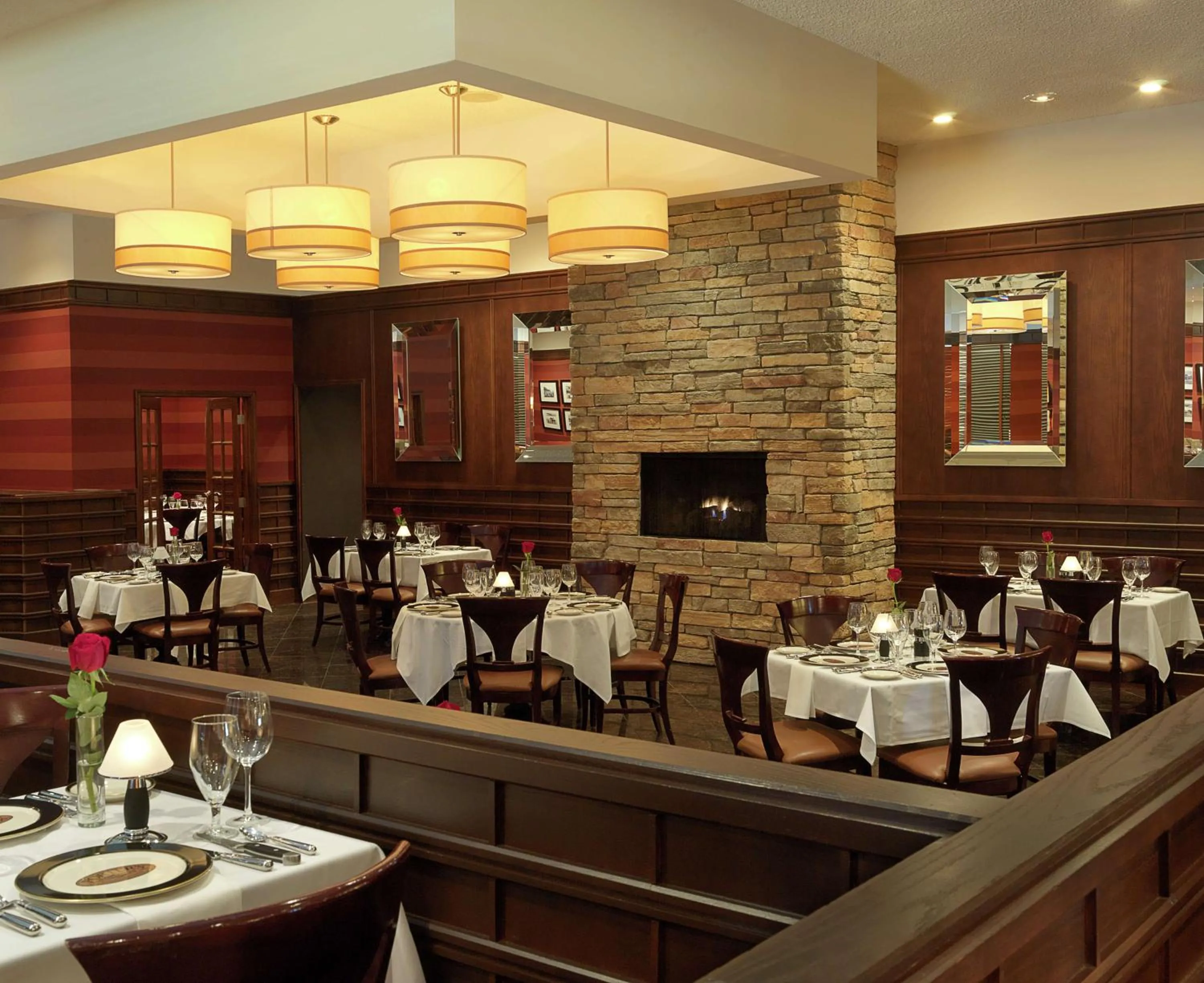 Restaurant/places to eat in DoubleTree by Hilton Collinsville/St.Louis