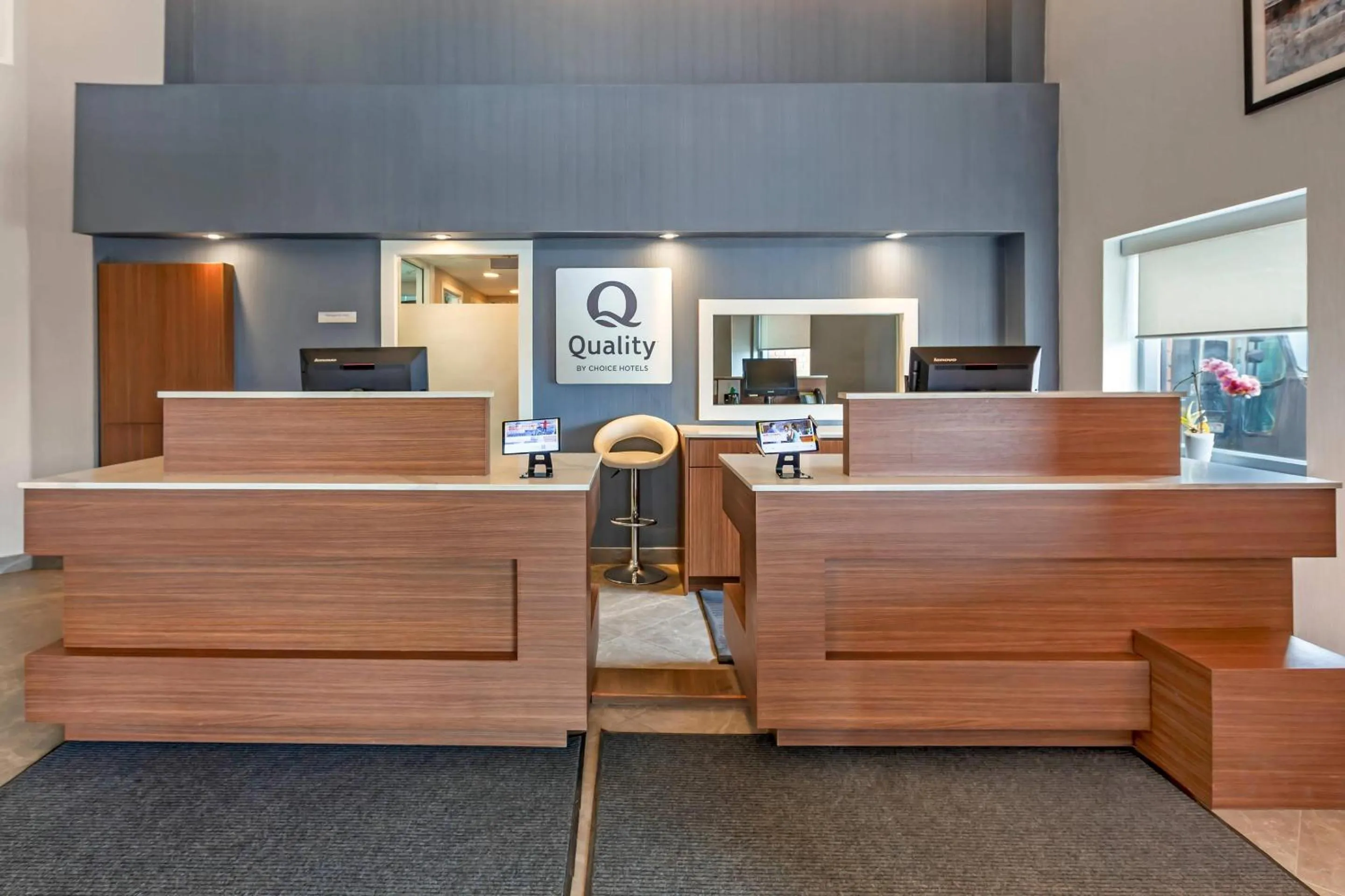 Lobby or reception in Quality Suites