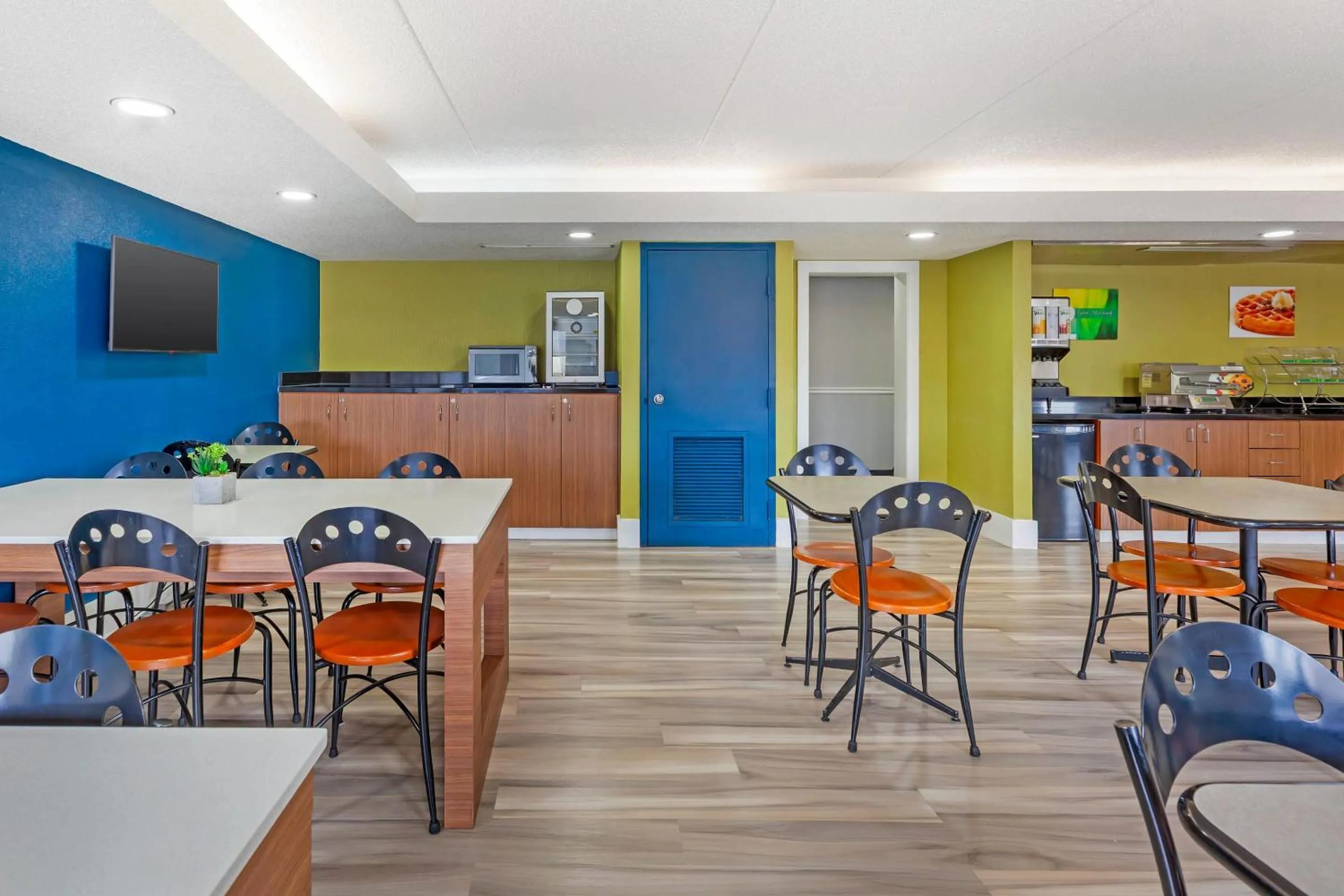 Breakfast in Quality Suites