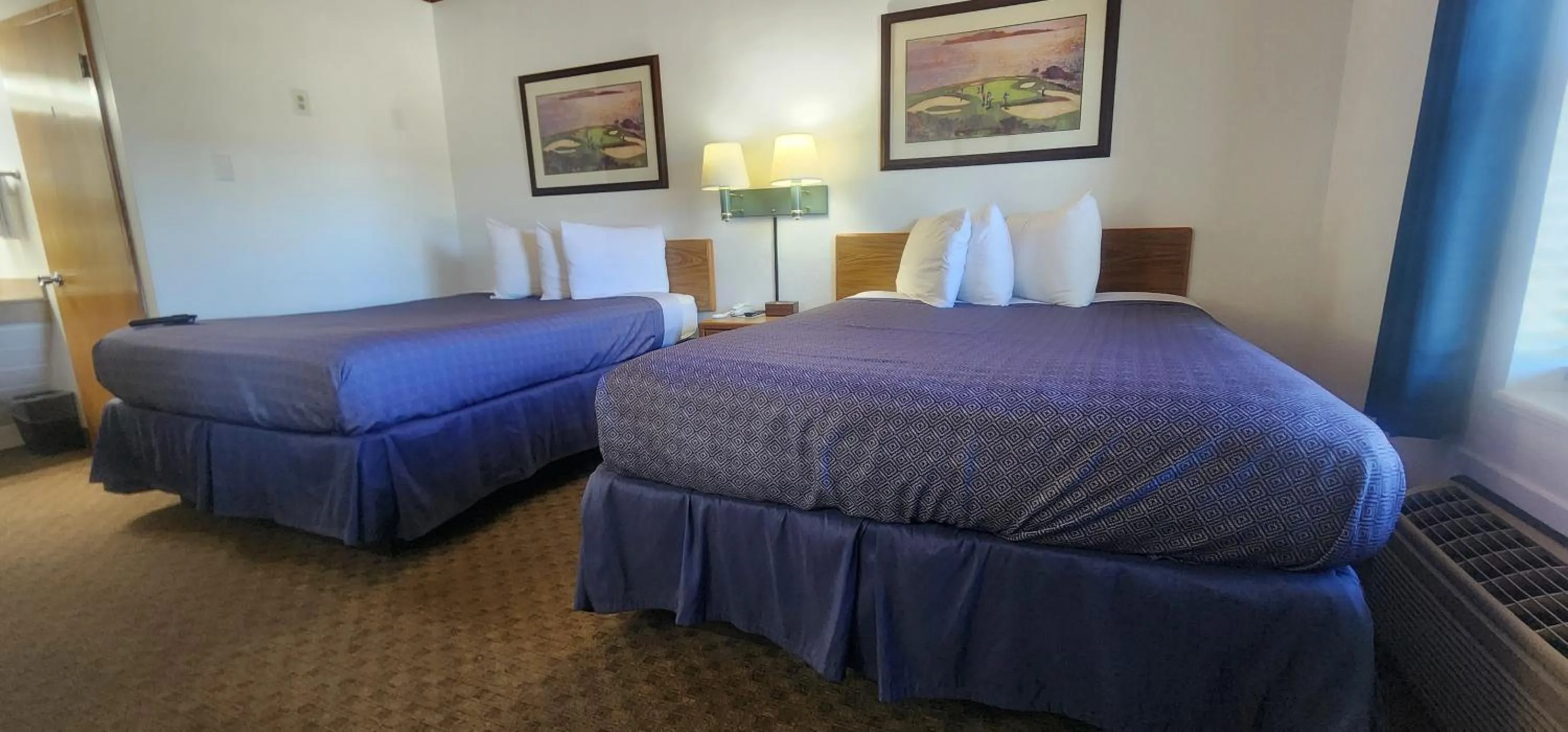 Bed in Lantern Motel