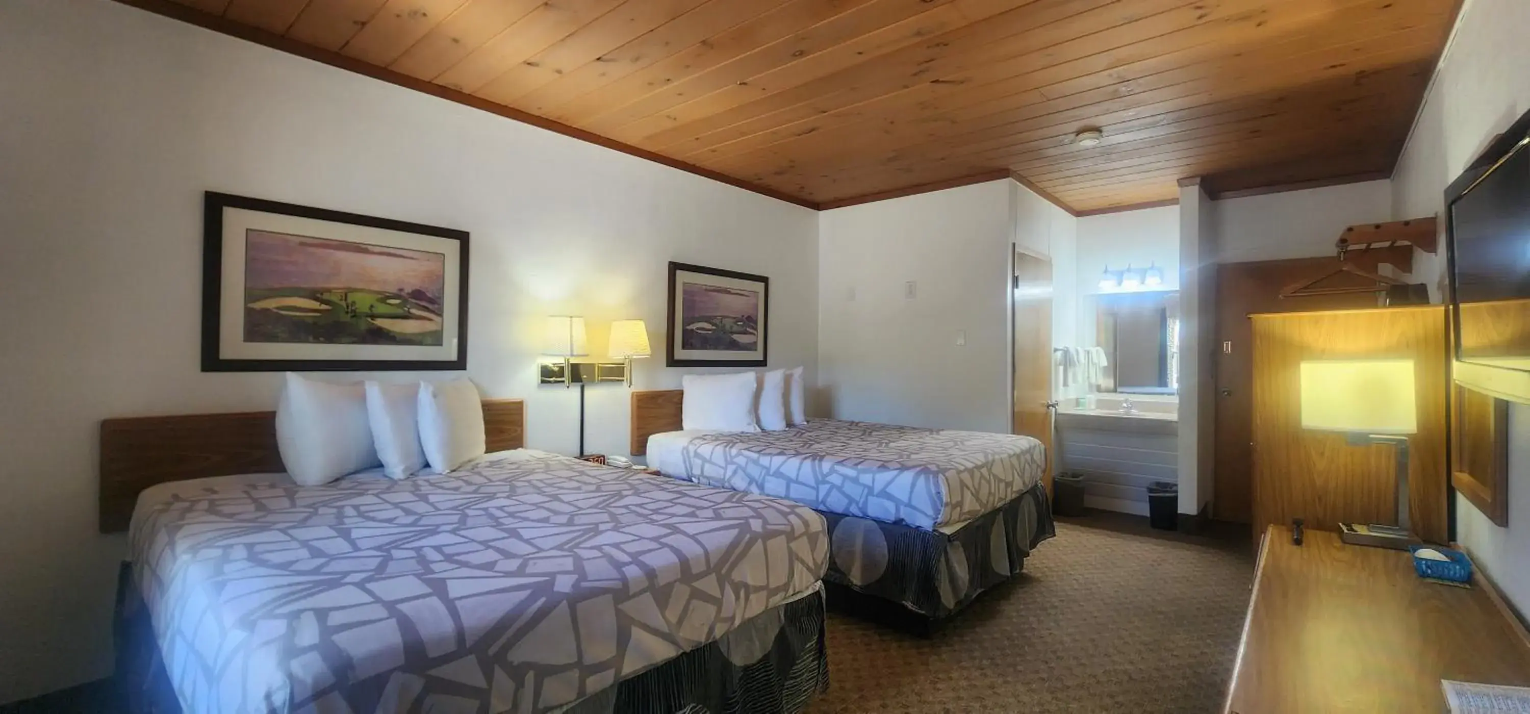 Standard Queen Room in Lantern Motel Standard Queen Room in Lantern Motel