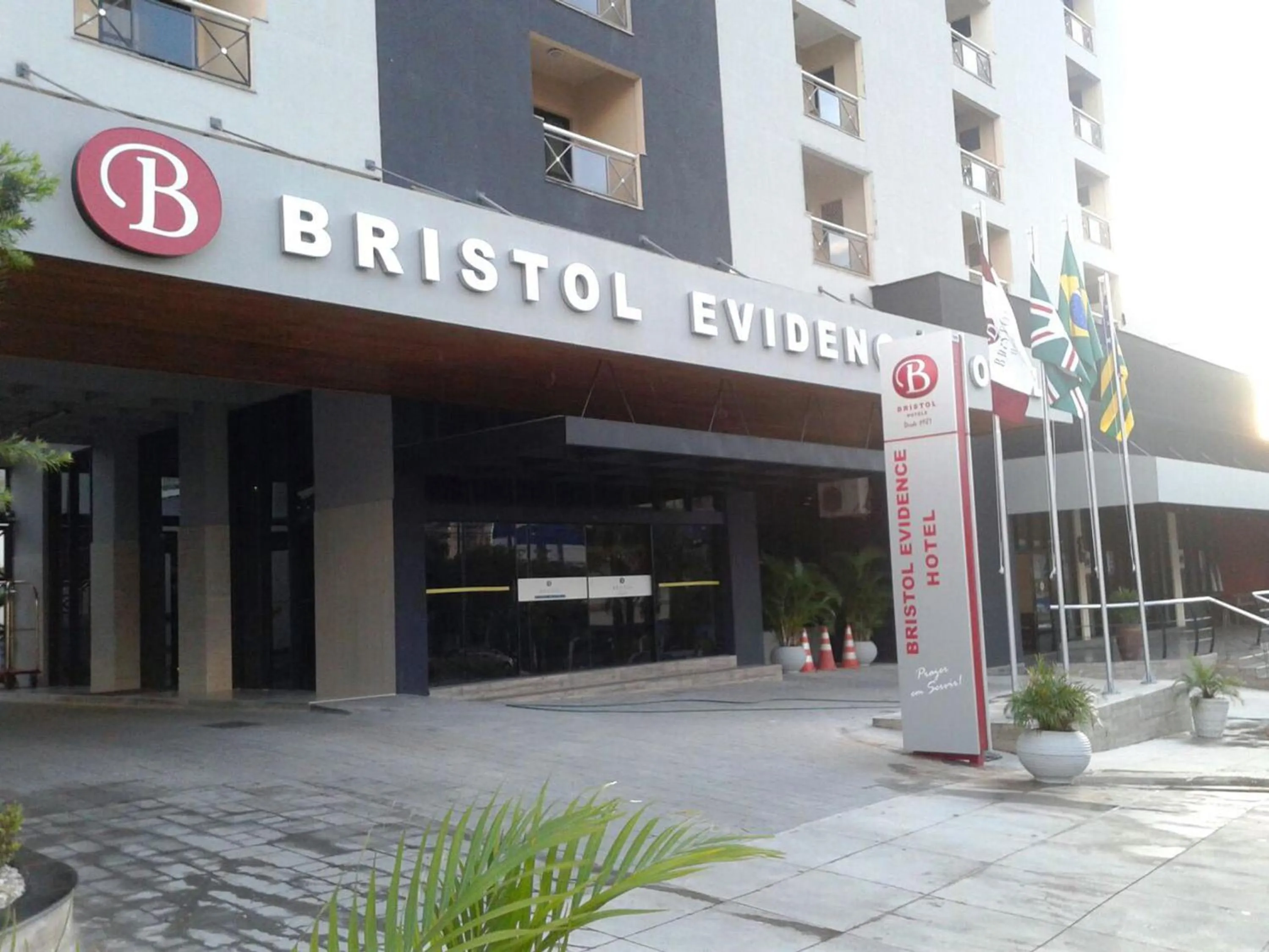 Facade/entrance in Bristol Evidence Hotel