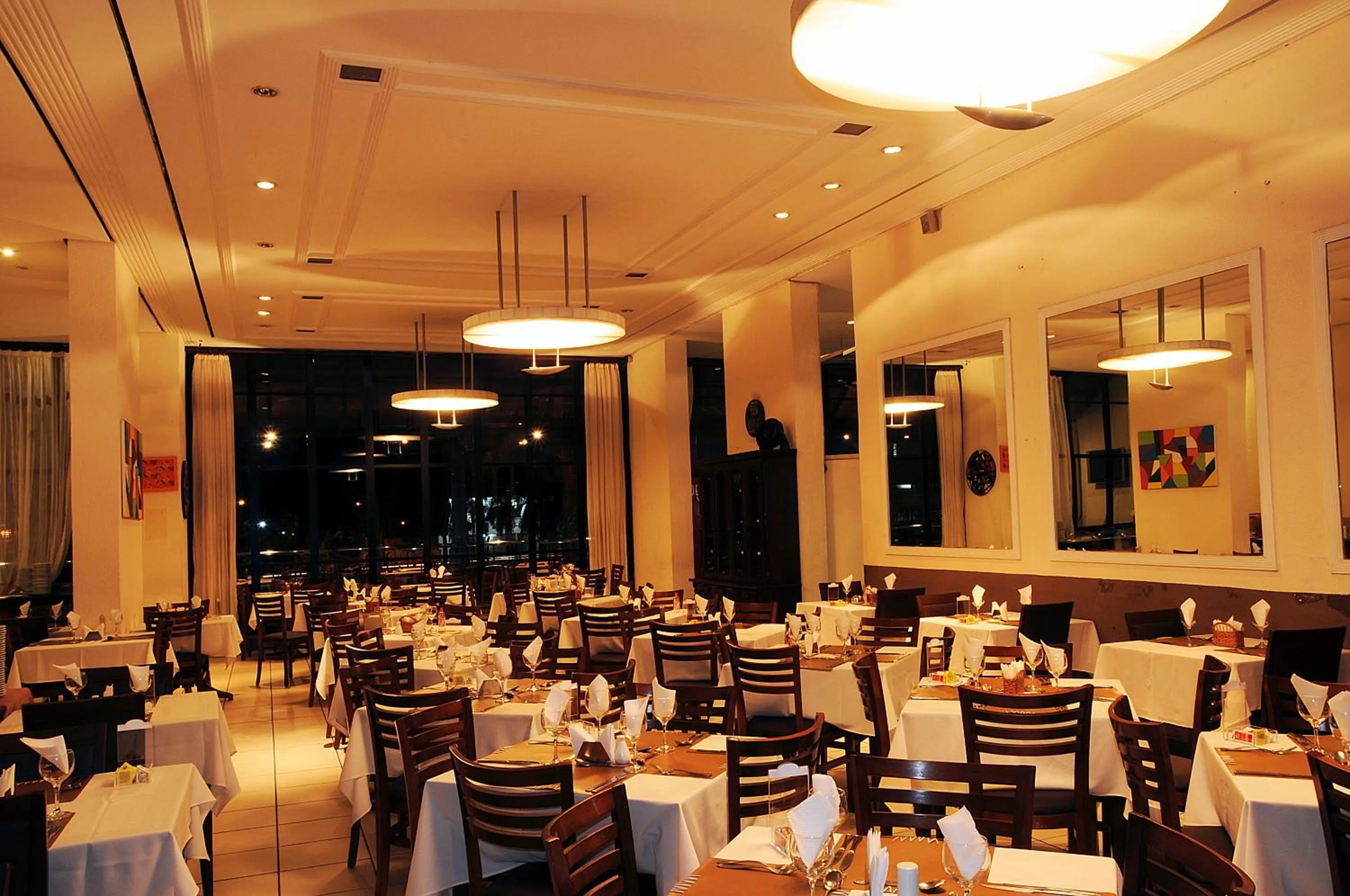 Restaurant/places to eat in Bristol Evidence Hotel