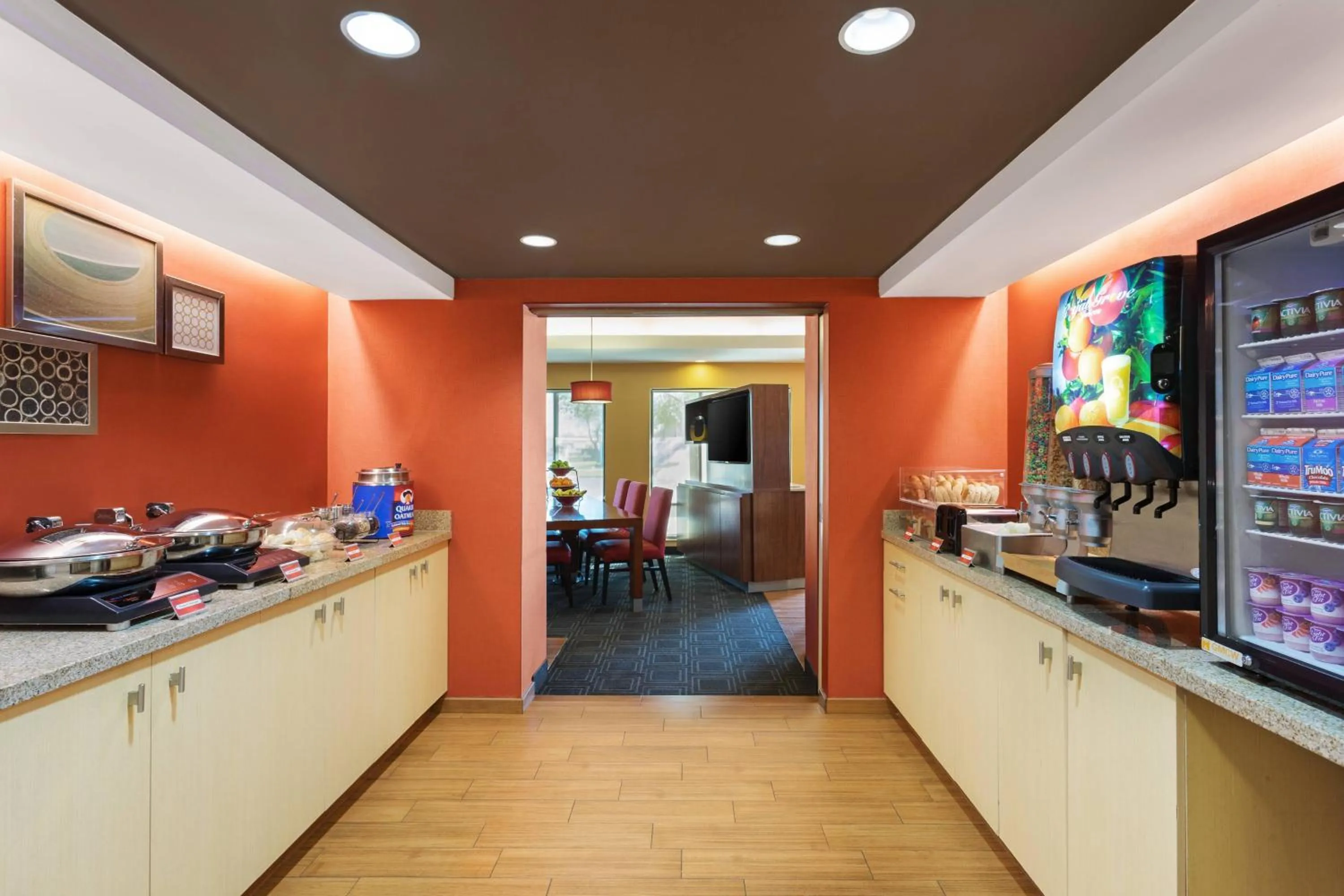 Breakfast in TownePlace Suites by Marriott Bossier City