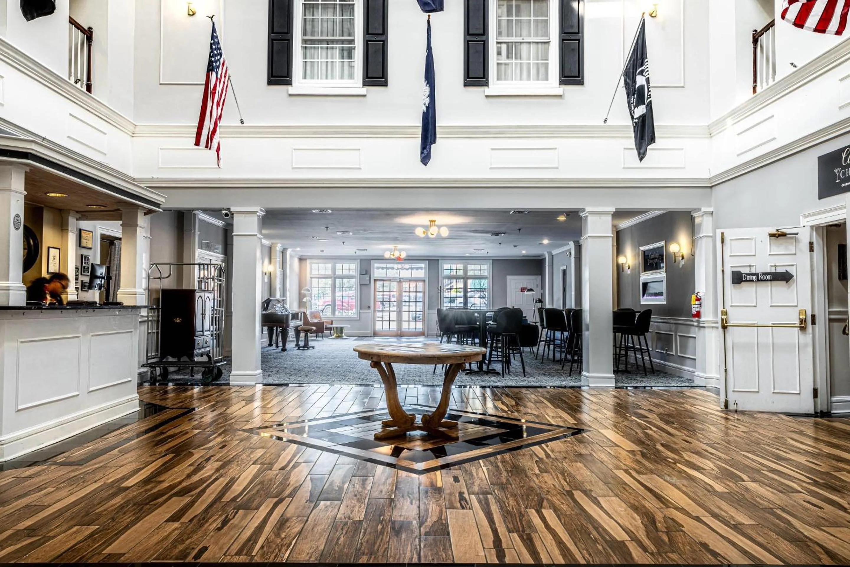 Lobby or reception in Inn on the Square, an Ascend Collection Hotel