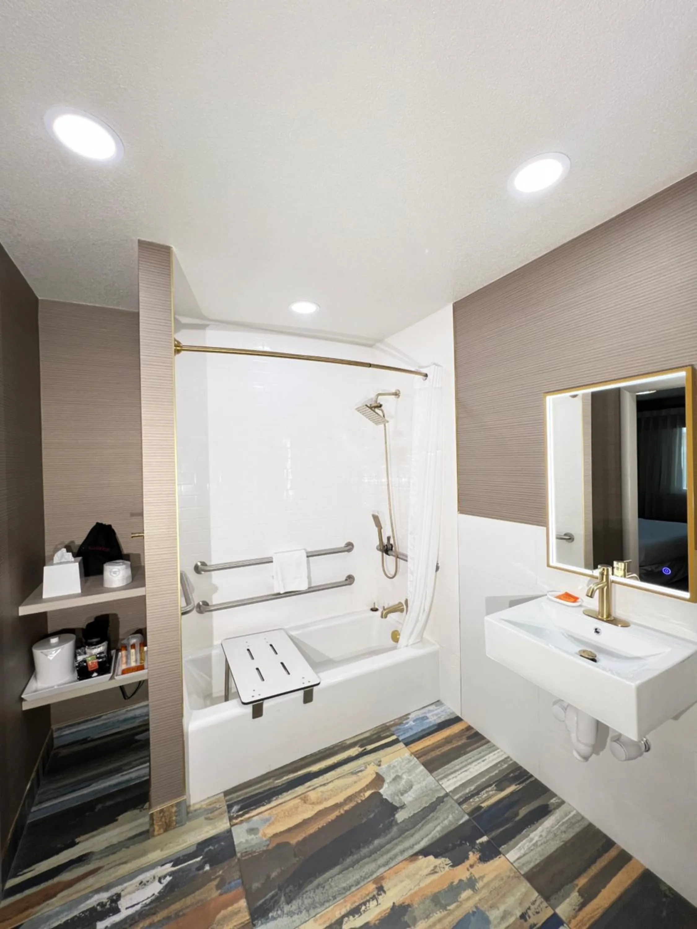 Shower in 3 Palms Tucson North Foothills