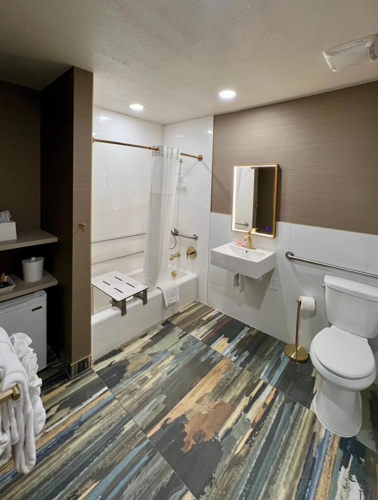 Shower in 3 Palms Tucson North Foothills