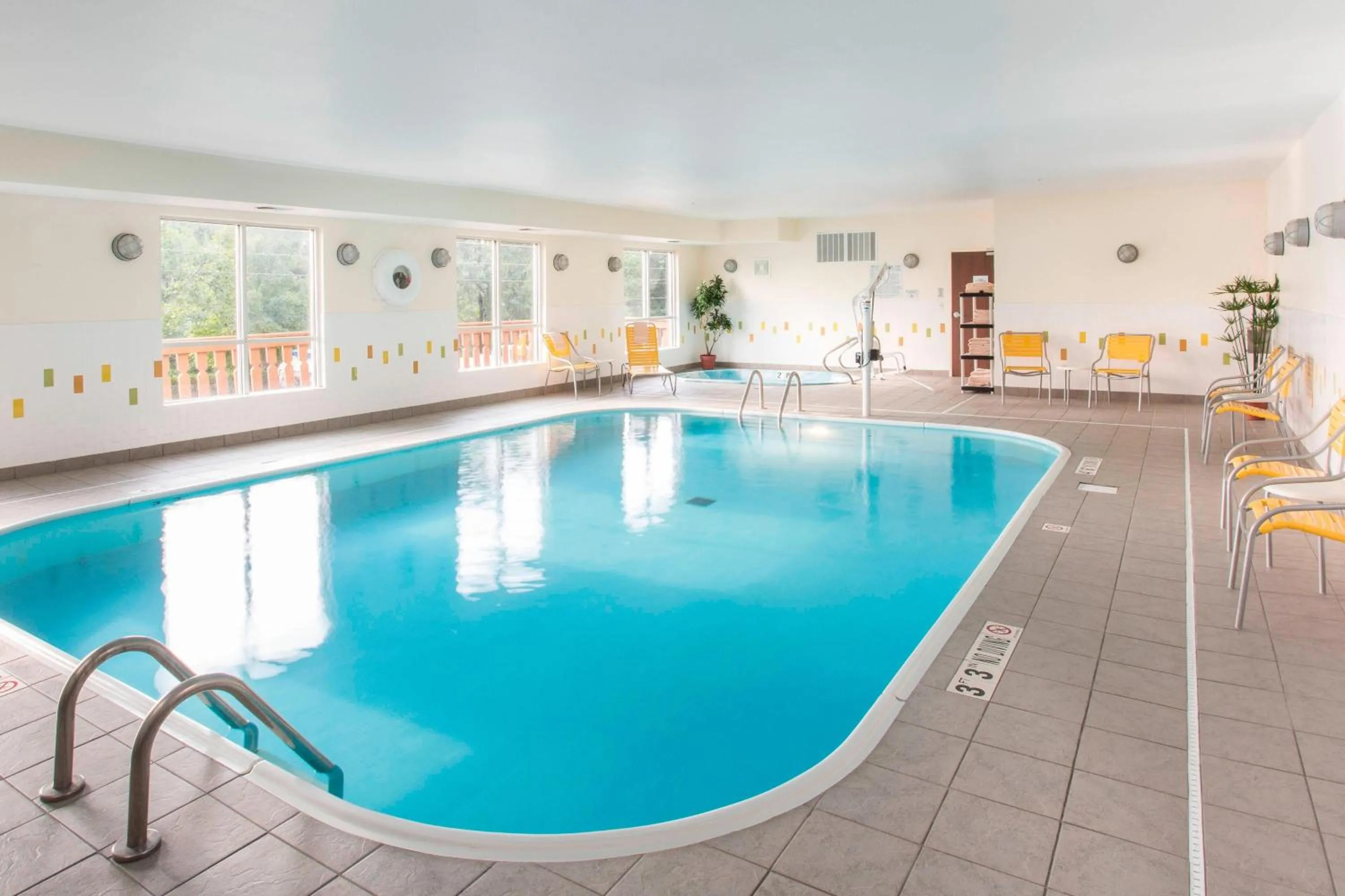 Swimming pool in Fairfield Inn & Suites by Marriott Branson