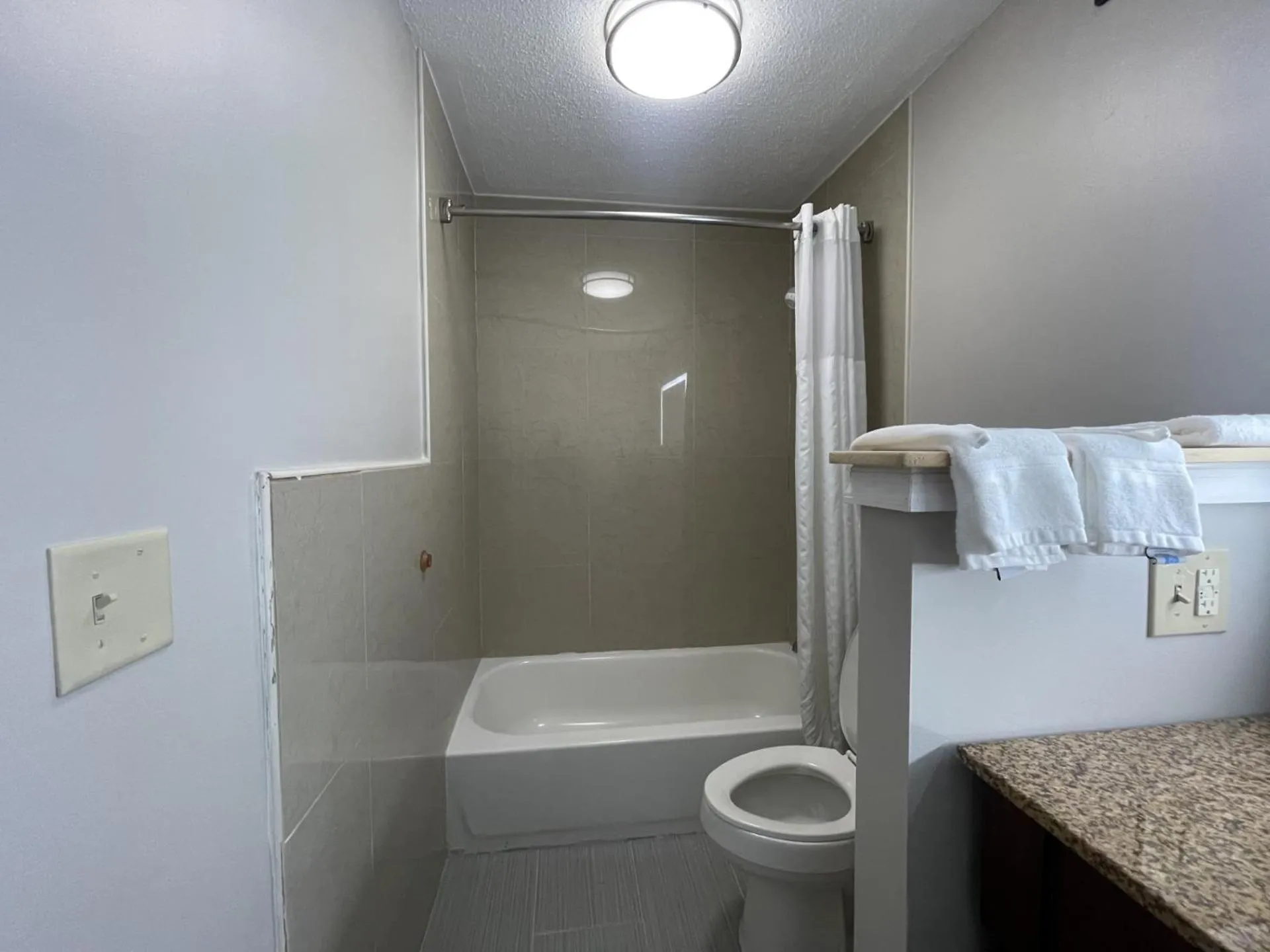 Days Inn & Suites by Wyndham York