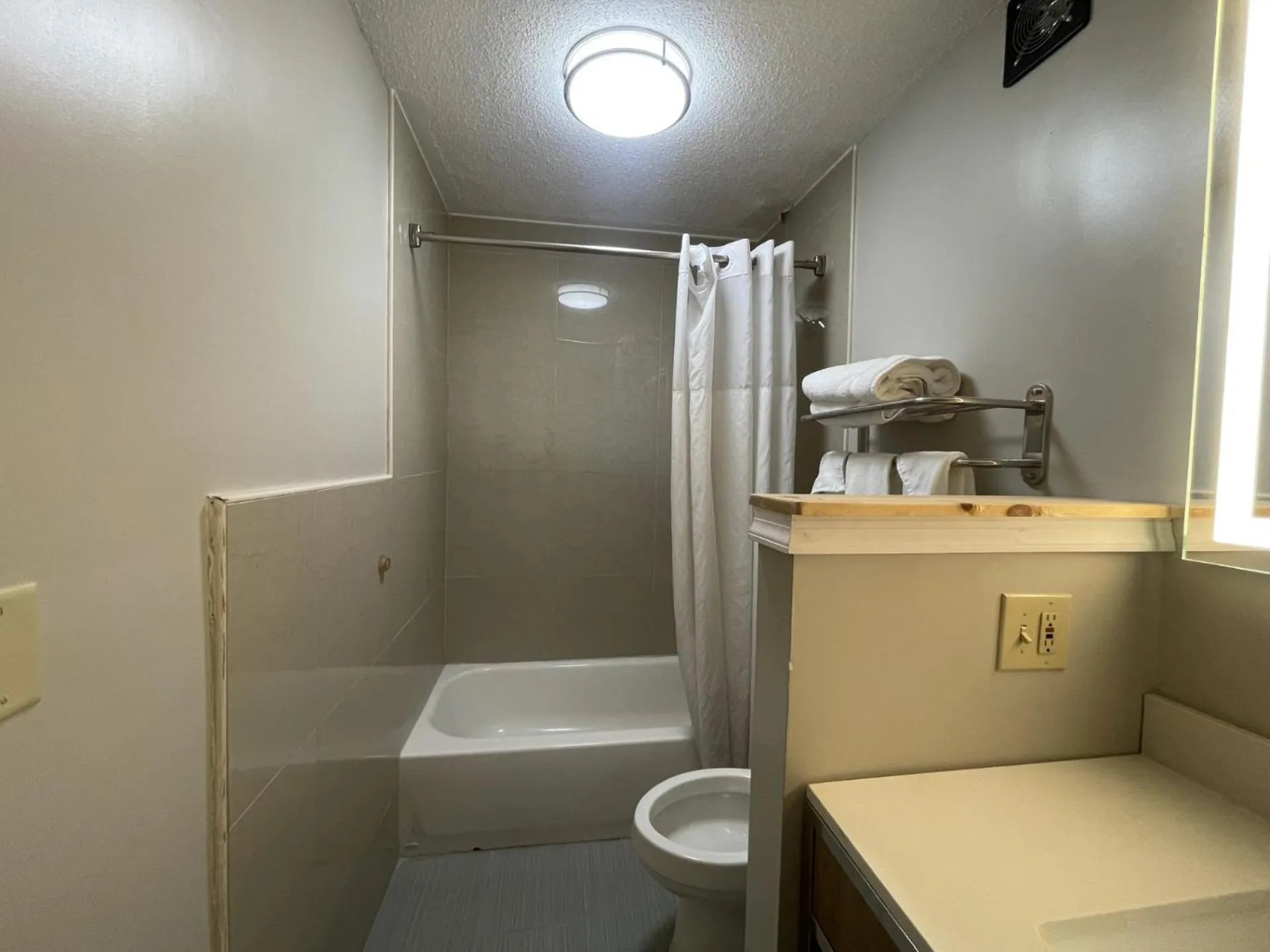 Days Inn & Suites by Wyndham York