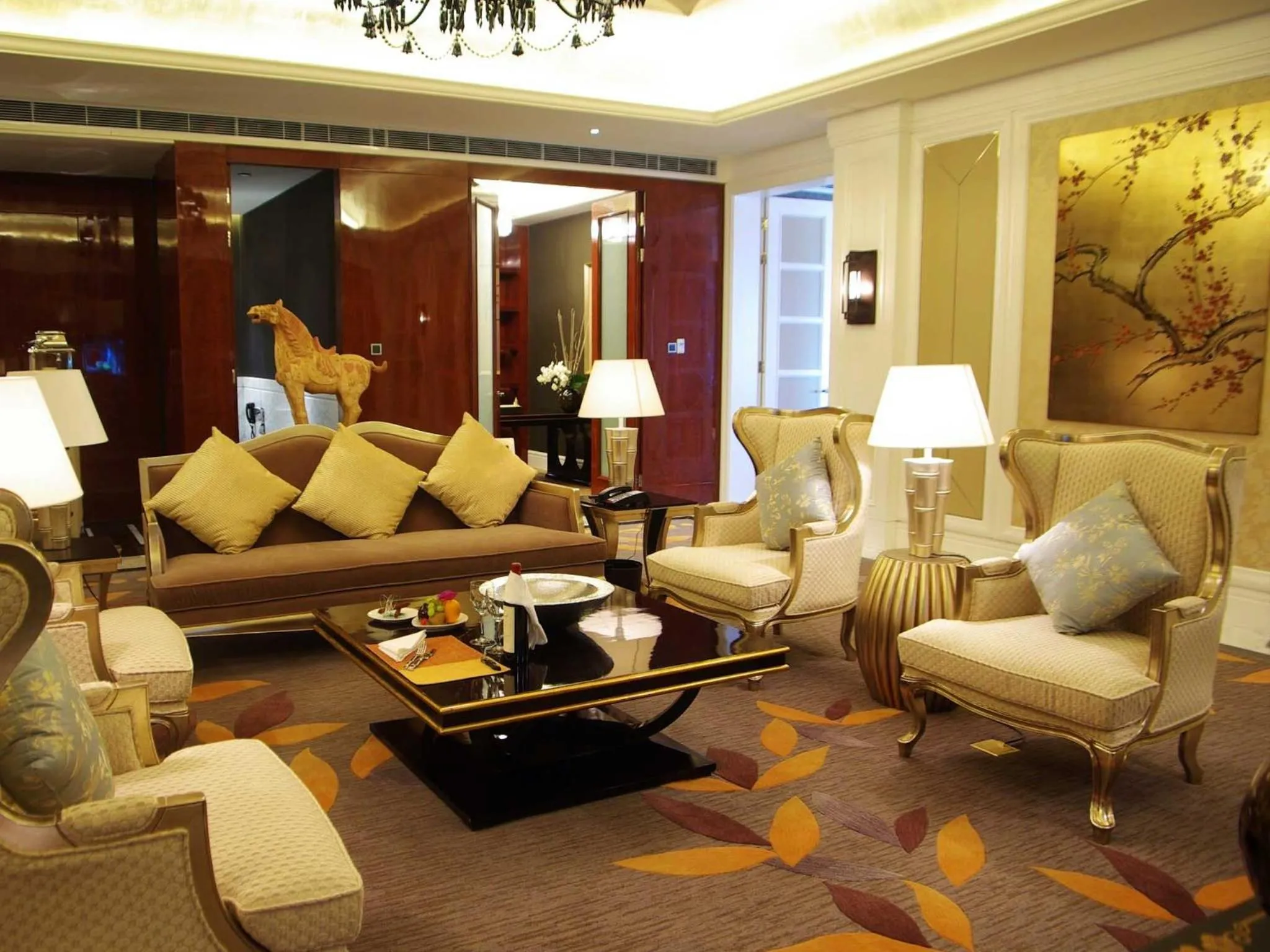 Living room, Seating Area in Hotel Shanghai Sheshan Oriental - Handwritten Collection