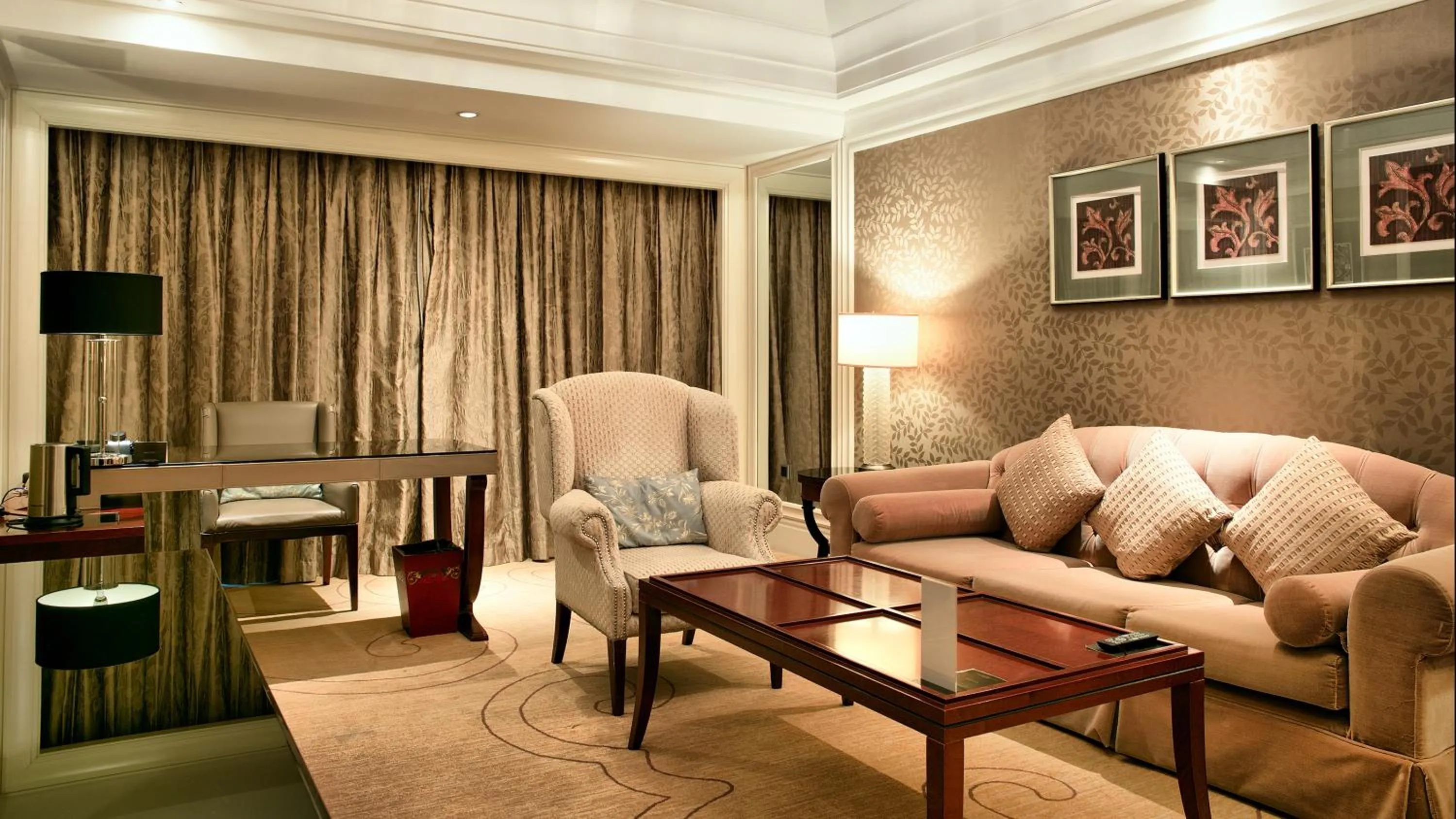 Living room, Seating Area in Hotel Shanghai Sheshan Oriental - Handwritten Collection