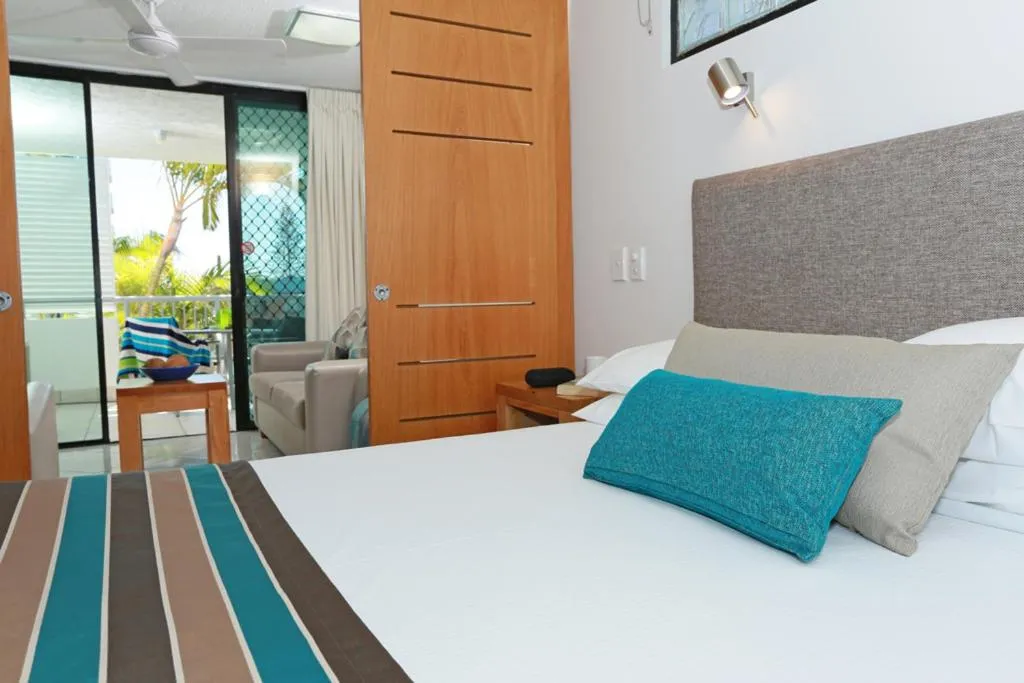 Bedroom, Bed in Beach Club Resort Mooloolaba