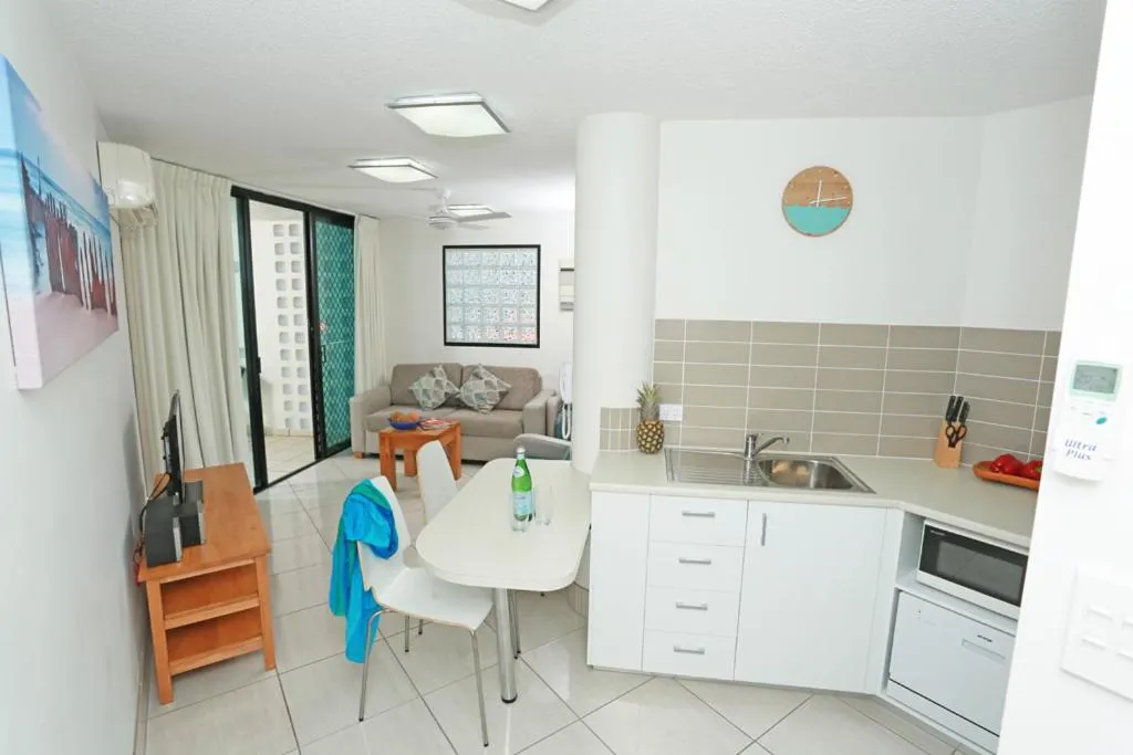 Kitchen or kitchenette in Beach Club Resort Mooloolaba