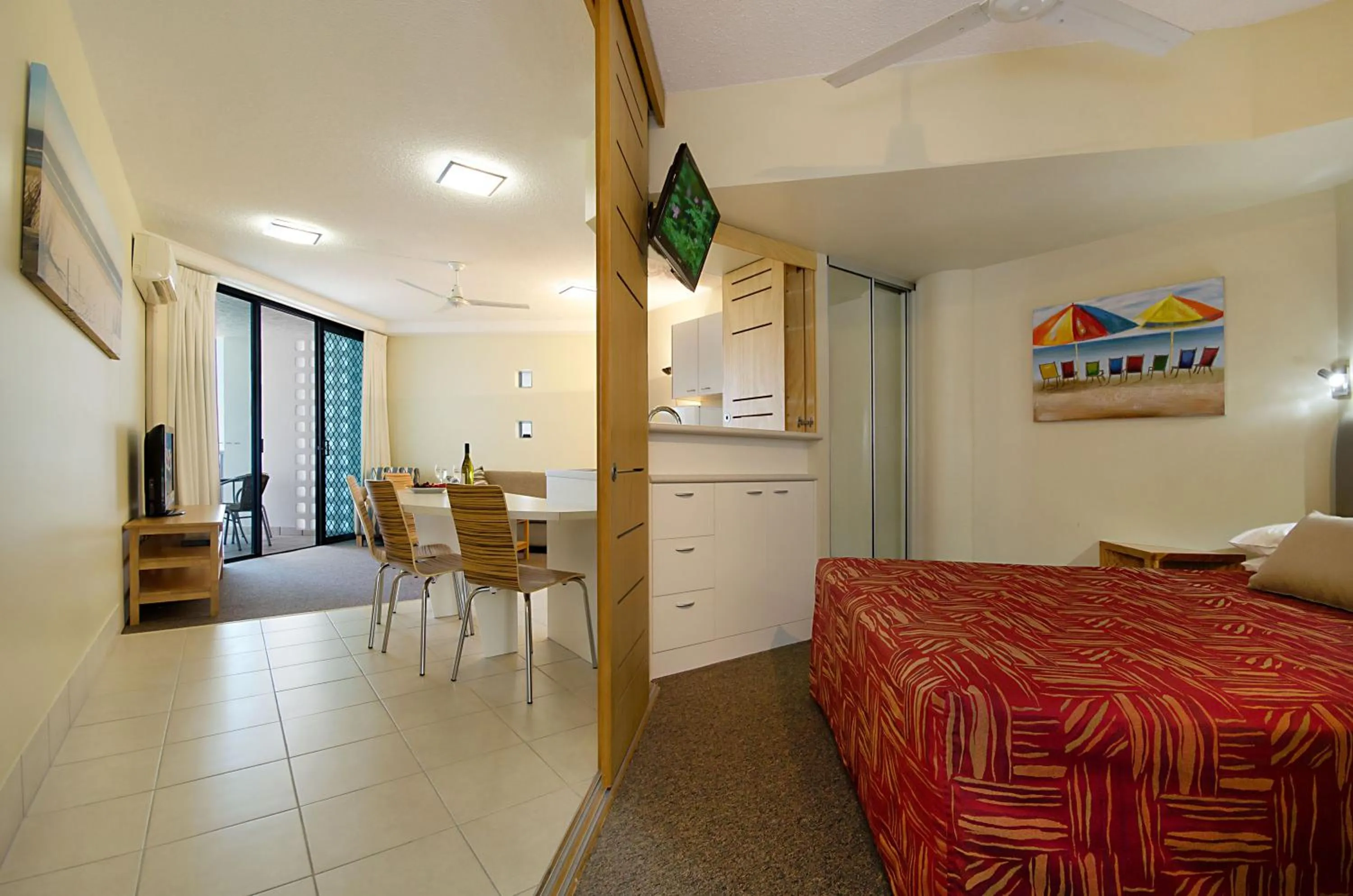Photo of the whole room, Bed in Beach Club Resort Mooloolaba