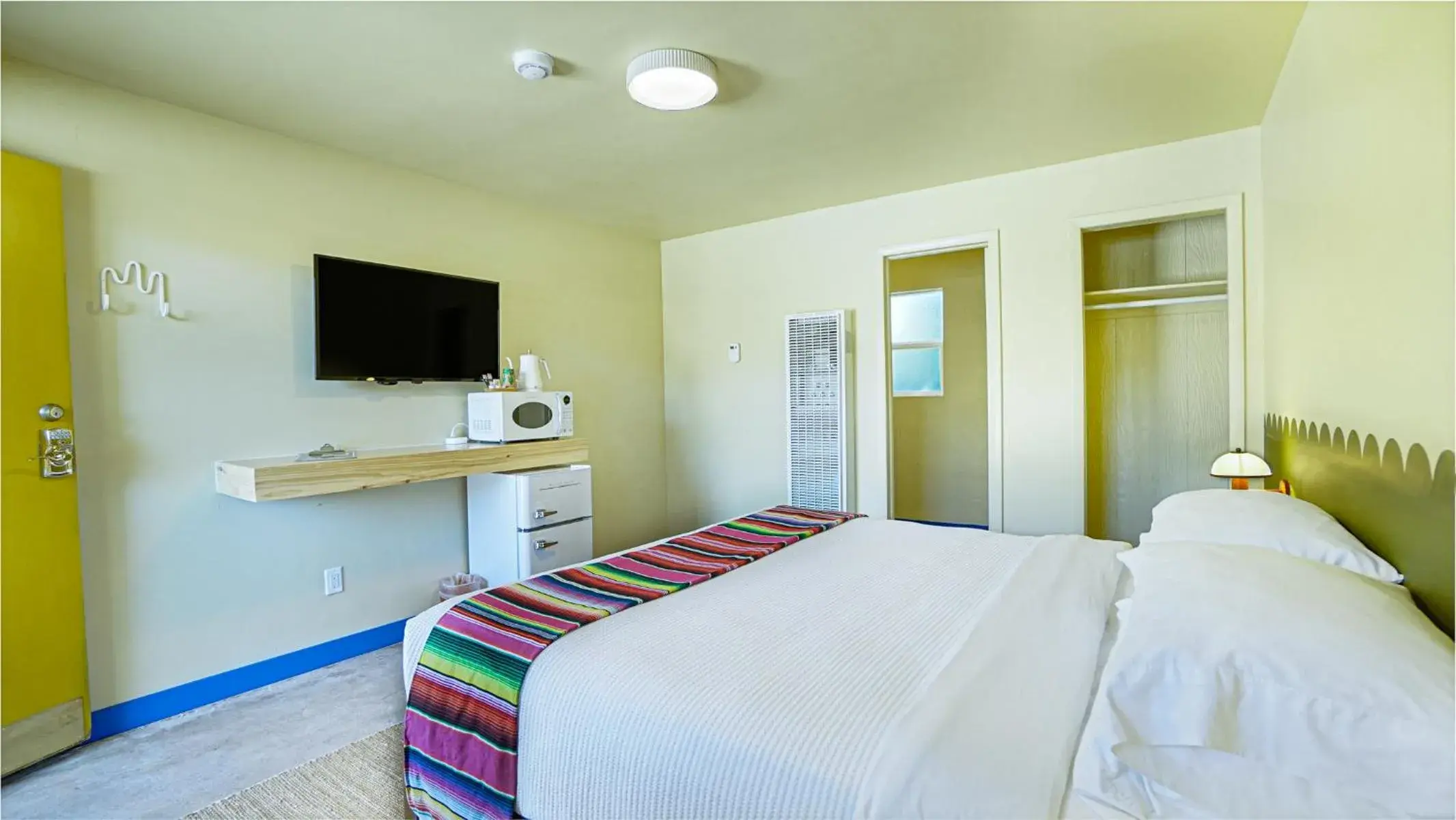 King Room with Garden View in The Siesta Motel King Room with Garden View in The Siesta Motel