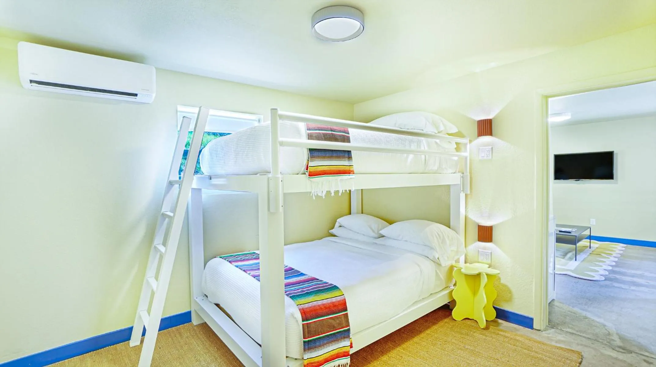 Bed in The Siesta Motel