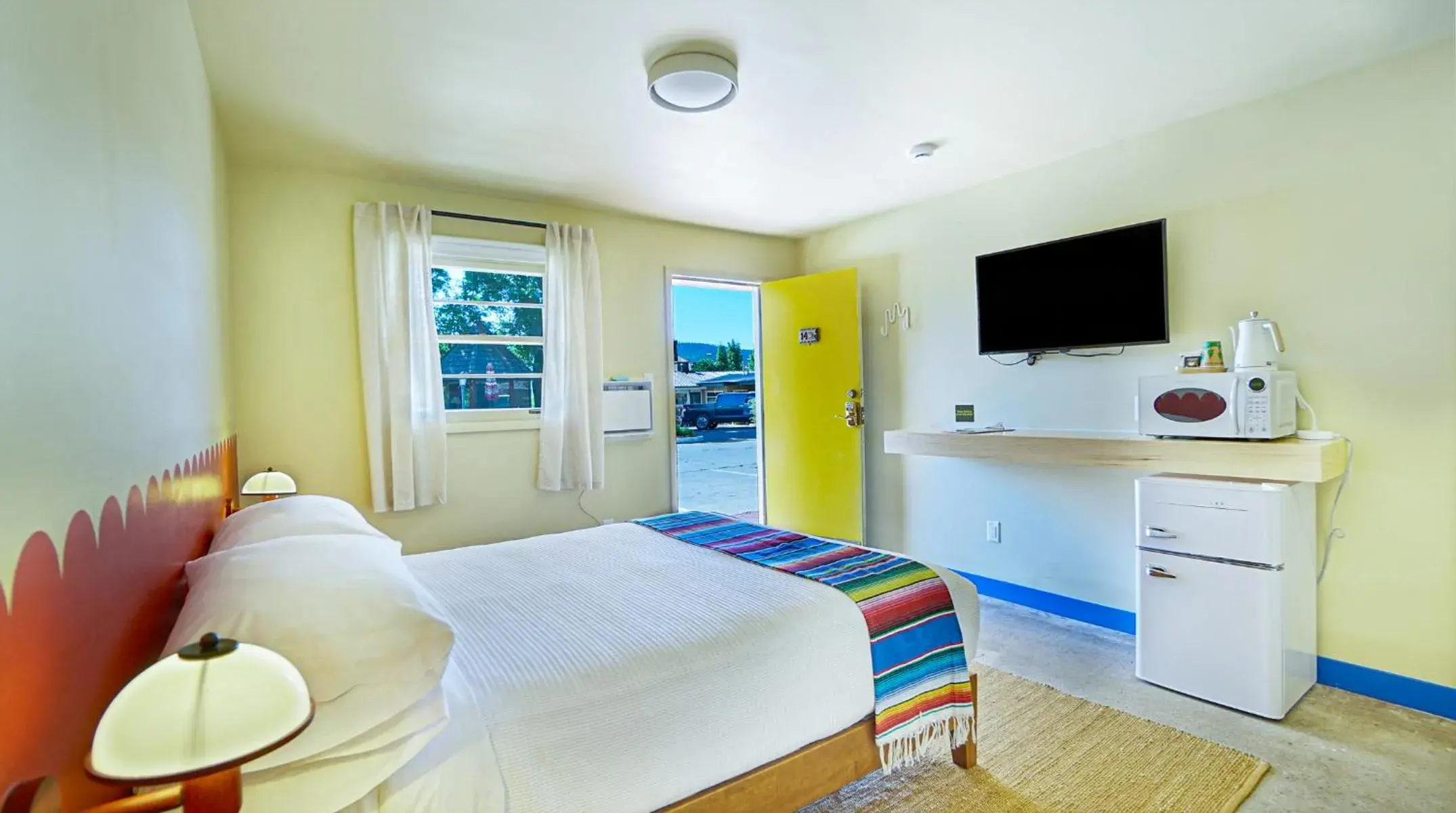 Queen Room with Garden View in The Siesta Motel Queen Room with Garden View in The Siesta Motel
