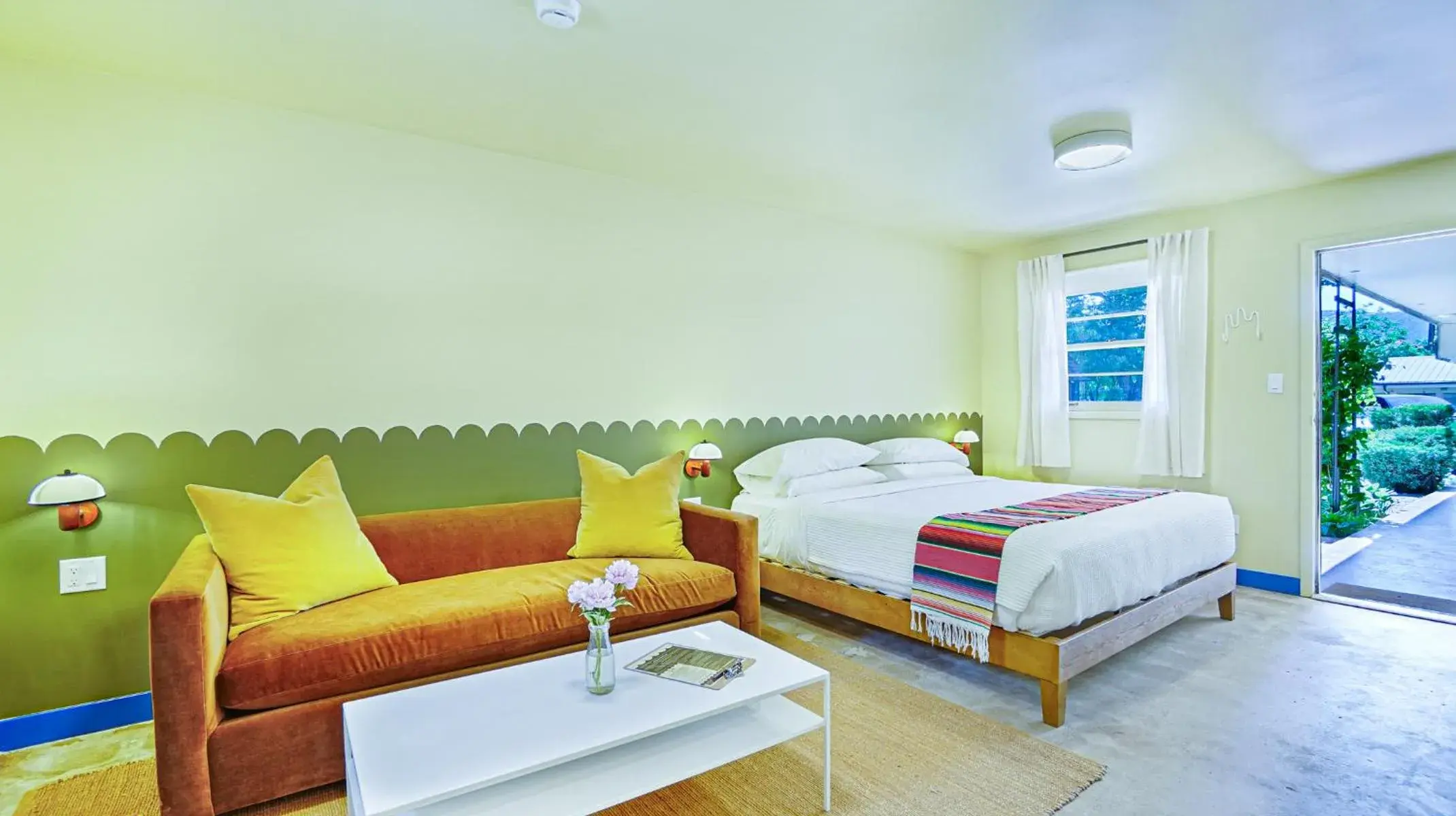 Standard Quadruple Room in The Siesta Motel Standard Quadruple Room in The Siesta Motel