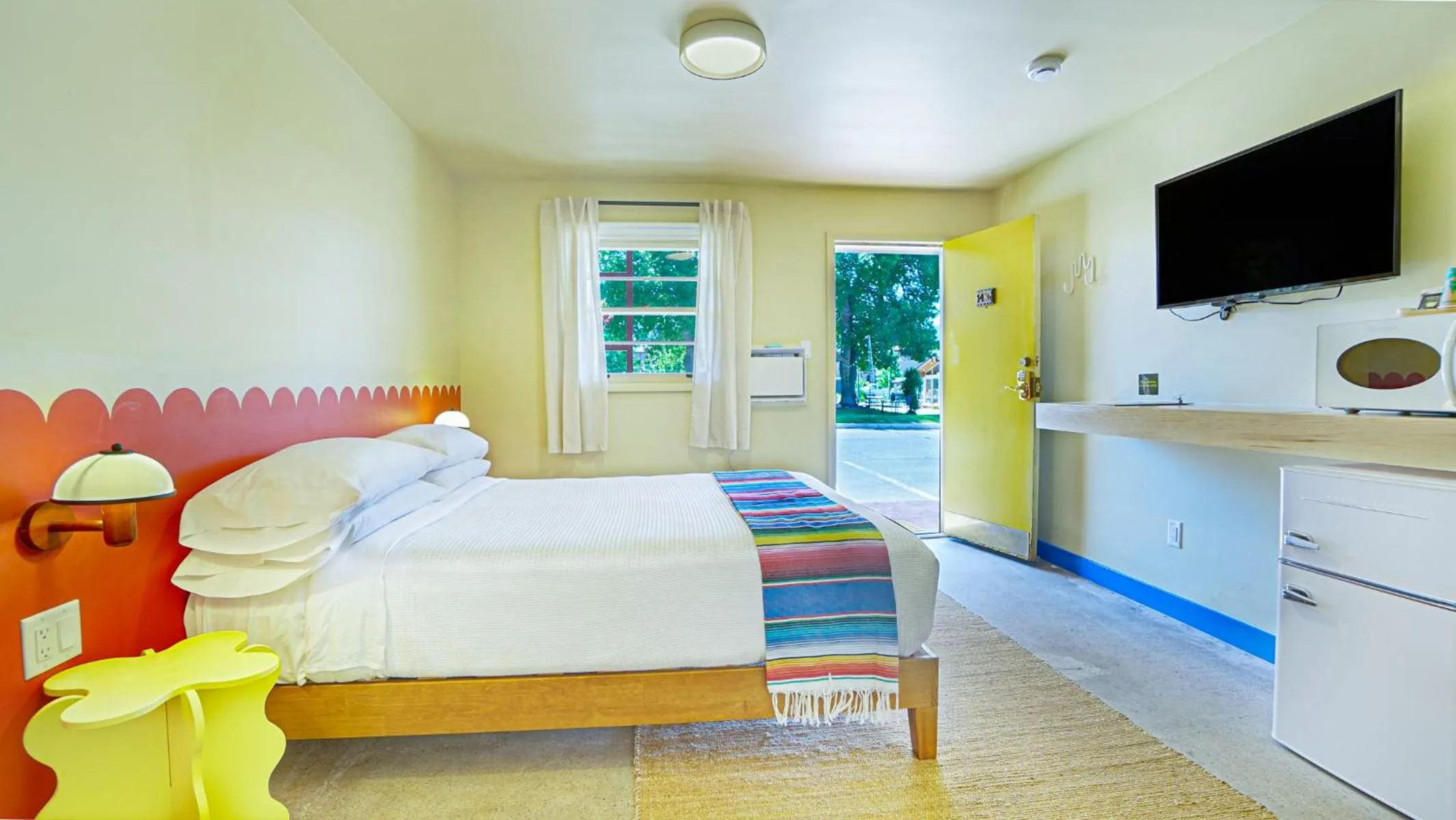 Bed in The Siesta Motel